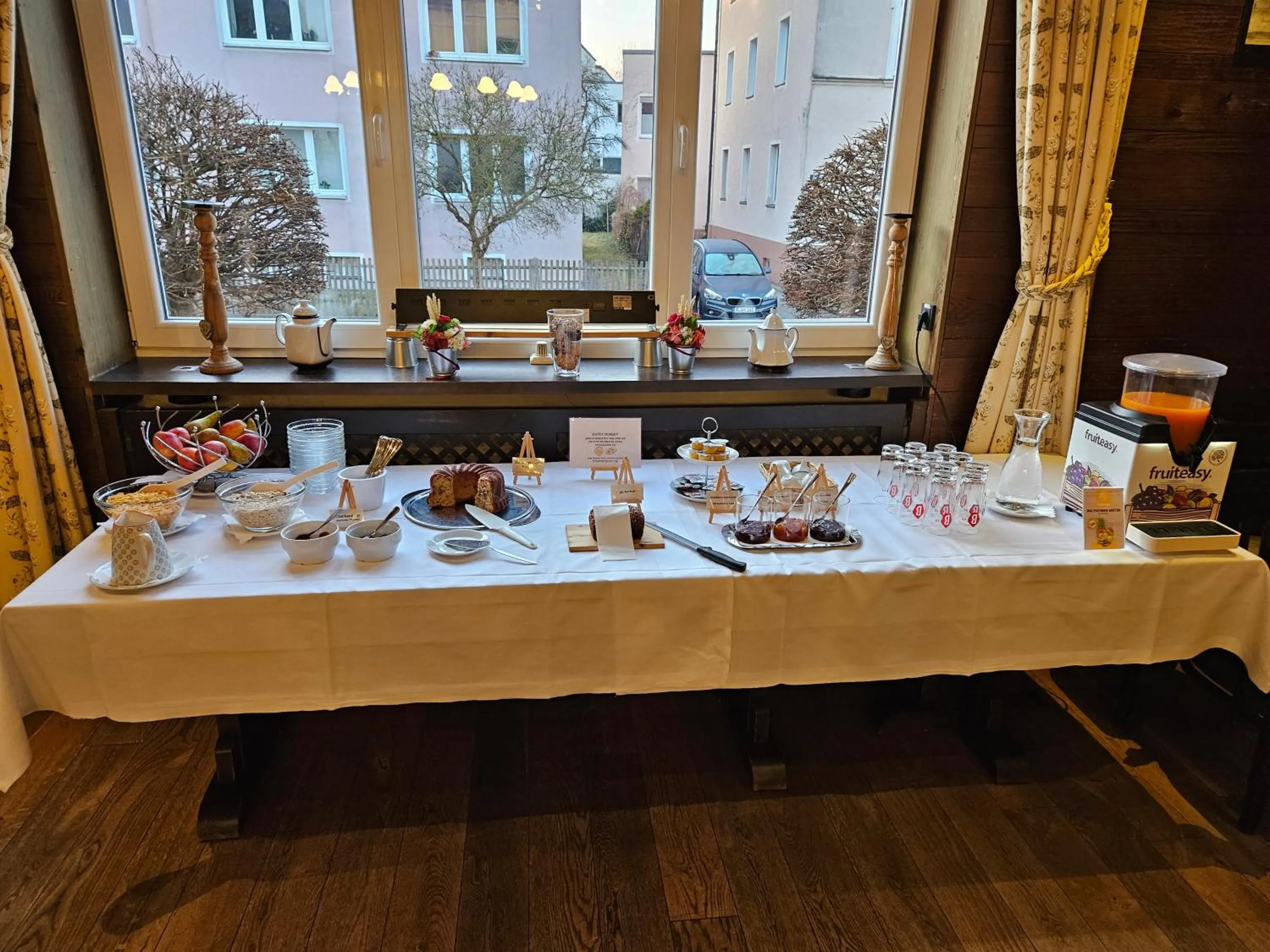 Buffet breakfast in Bischofshof Braustuben