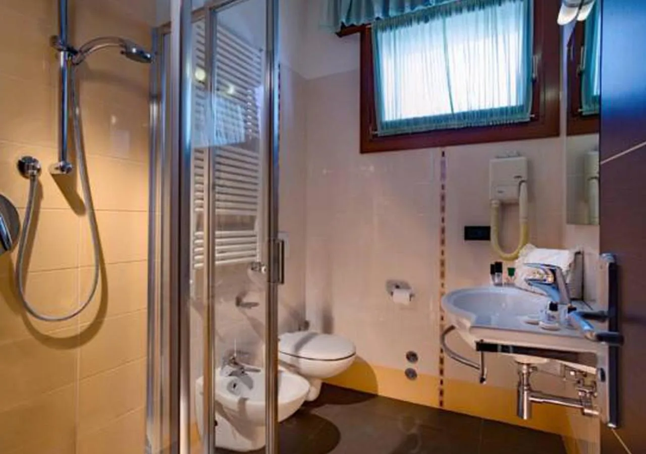 Bathroom in Hotel Le Tegnue