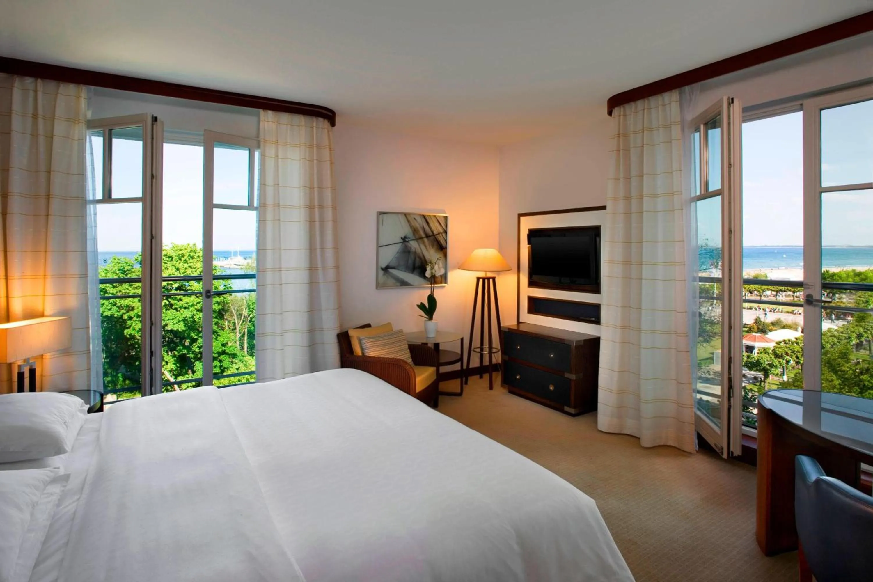 Photo of the whole room, Bed in Sheraton Sopot Hotel