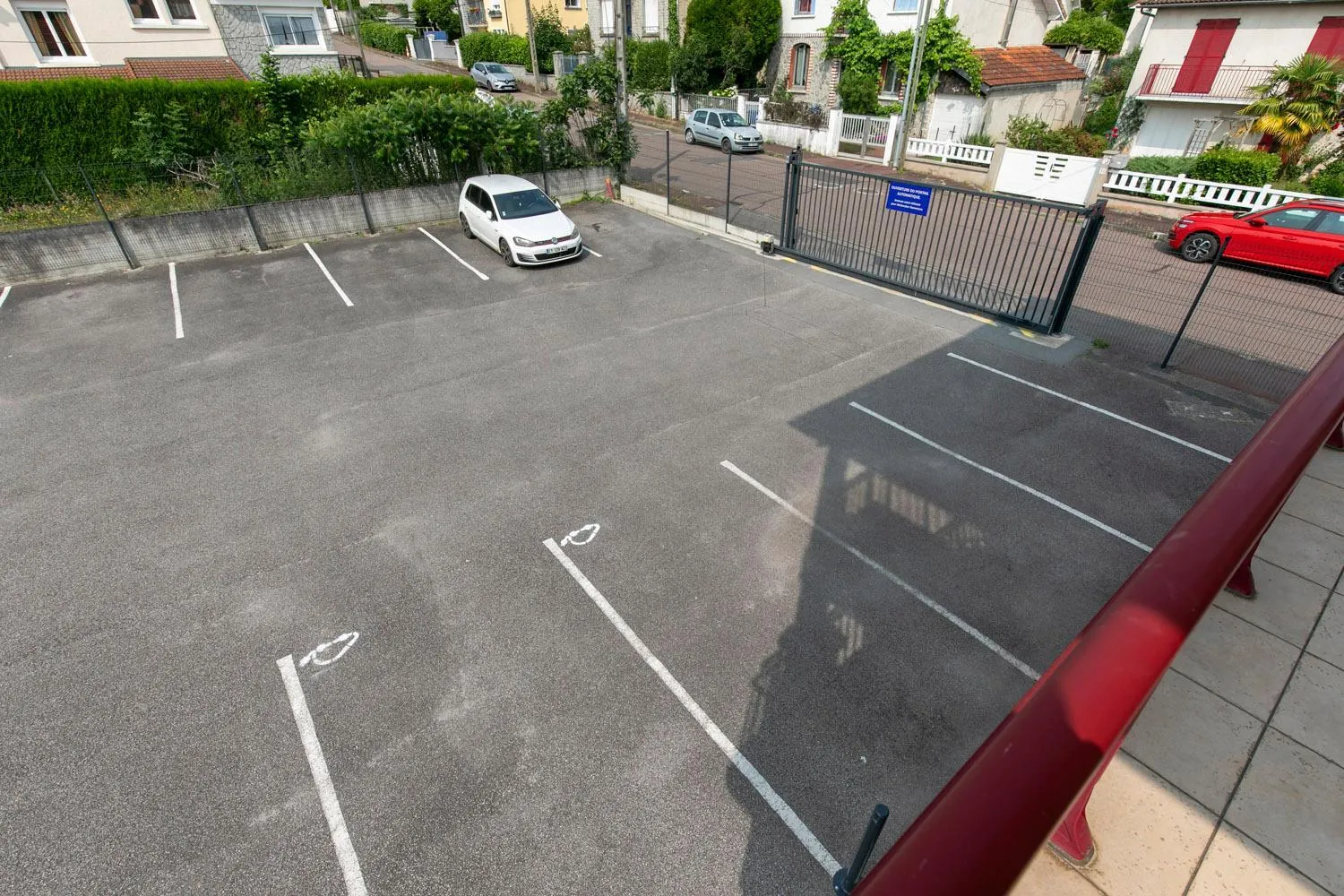 Parking in Apparts Confort 87