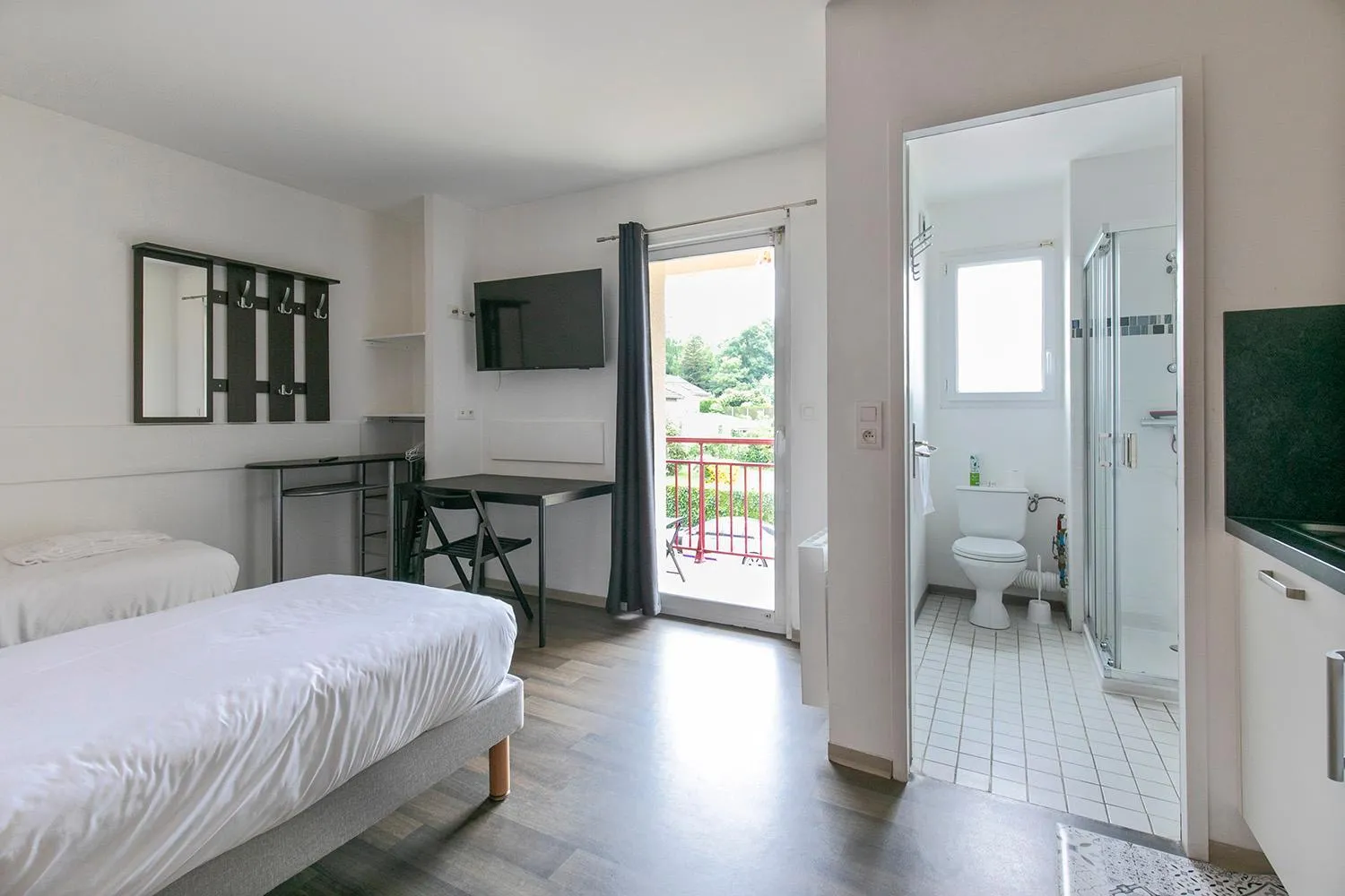 Bedroom, Bed in Apparts Confort 87