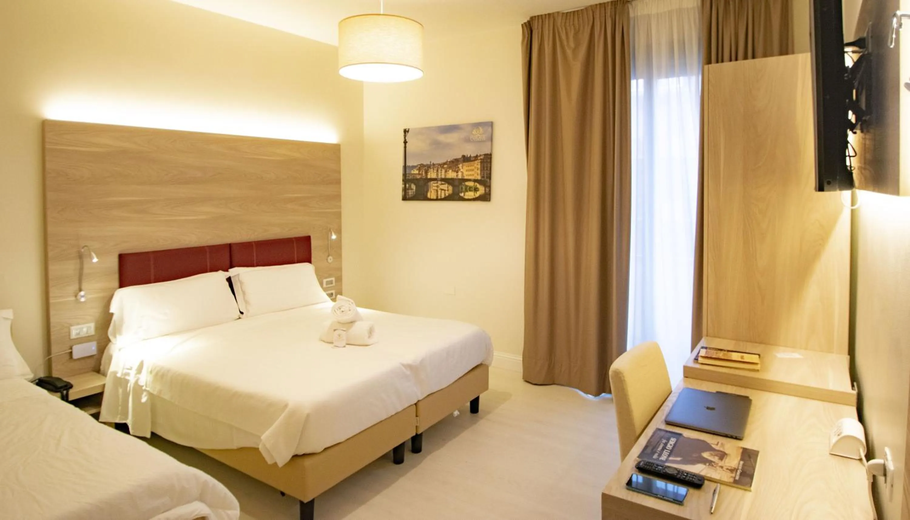 Bedroom, Bed in Hotel Perlage Florence - Free city tax with Private Parking & Fast Wifi