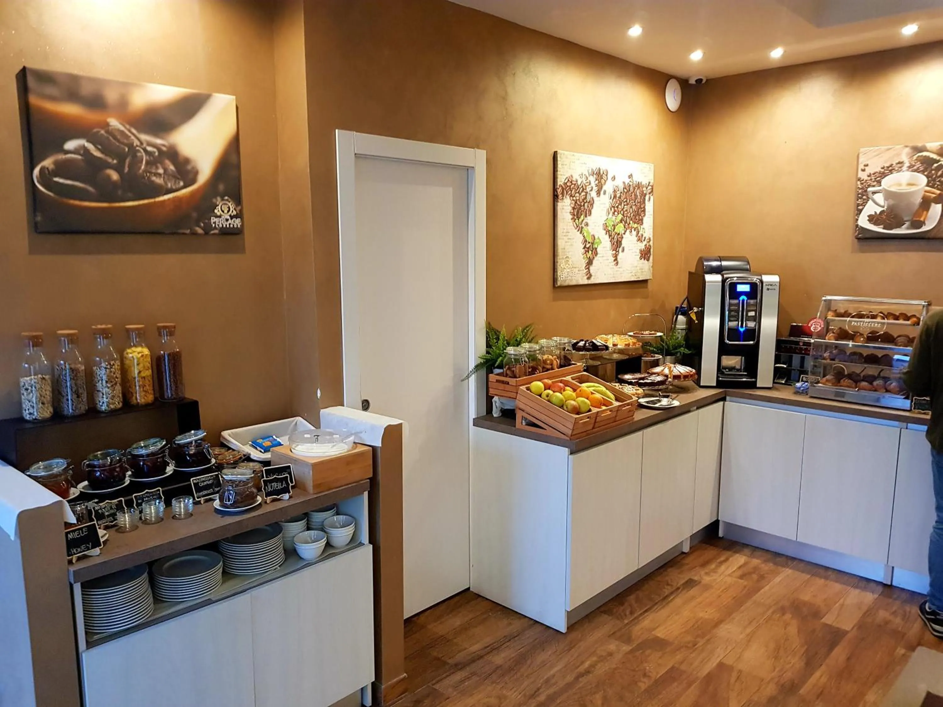 Continental breakfast in Hotel Perlage Florence - Free city tax with Private Parking & Fast Wifi