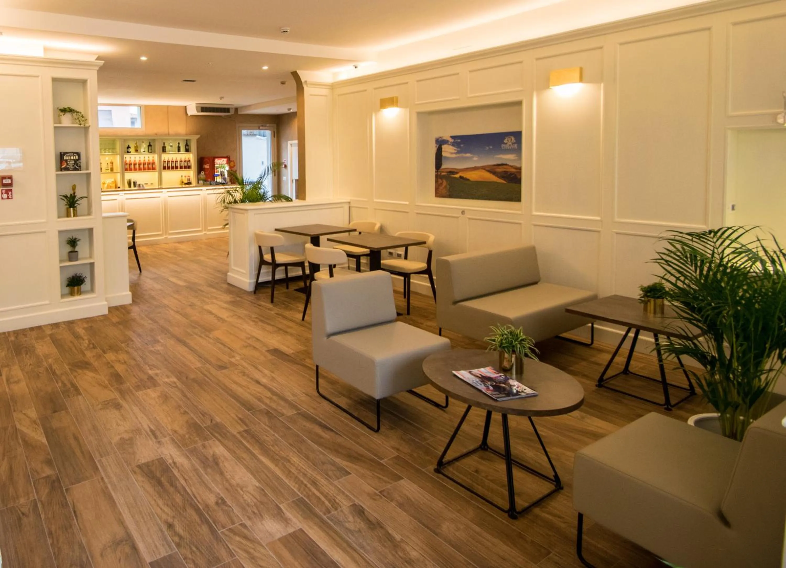 Lobby or reception in Hotel Perlage Florence - Free city tax with Private Parking & Fast Wifi