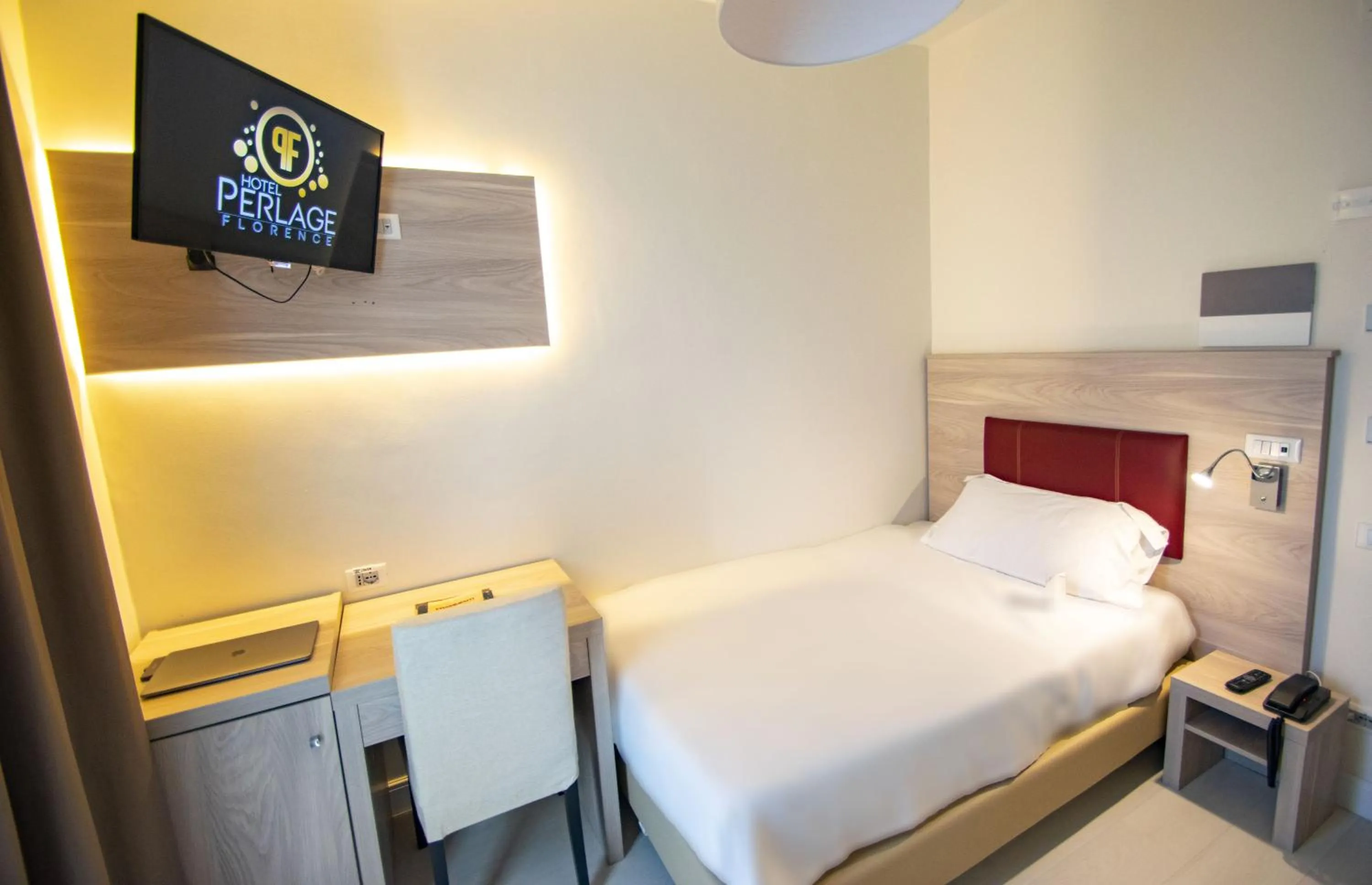 Photo of the whole room, Bed in Hotel Perlage Florence - Free city tax with Private Parking & Fast Wifi