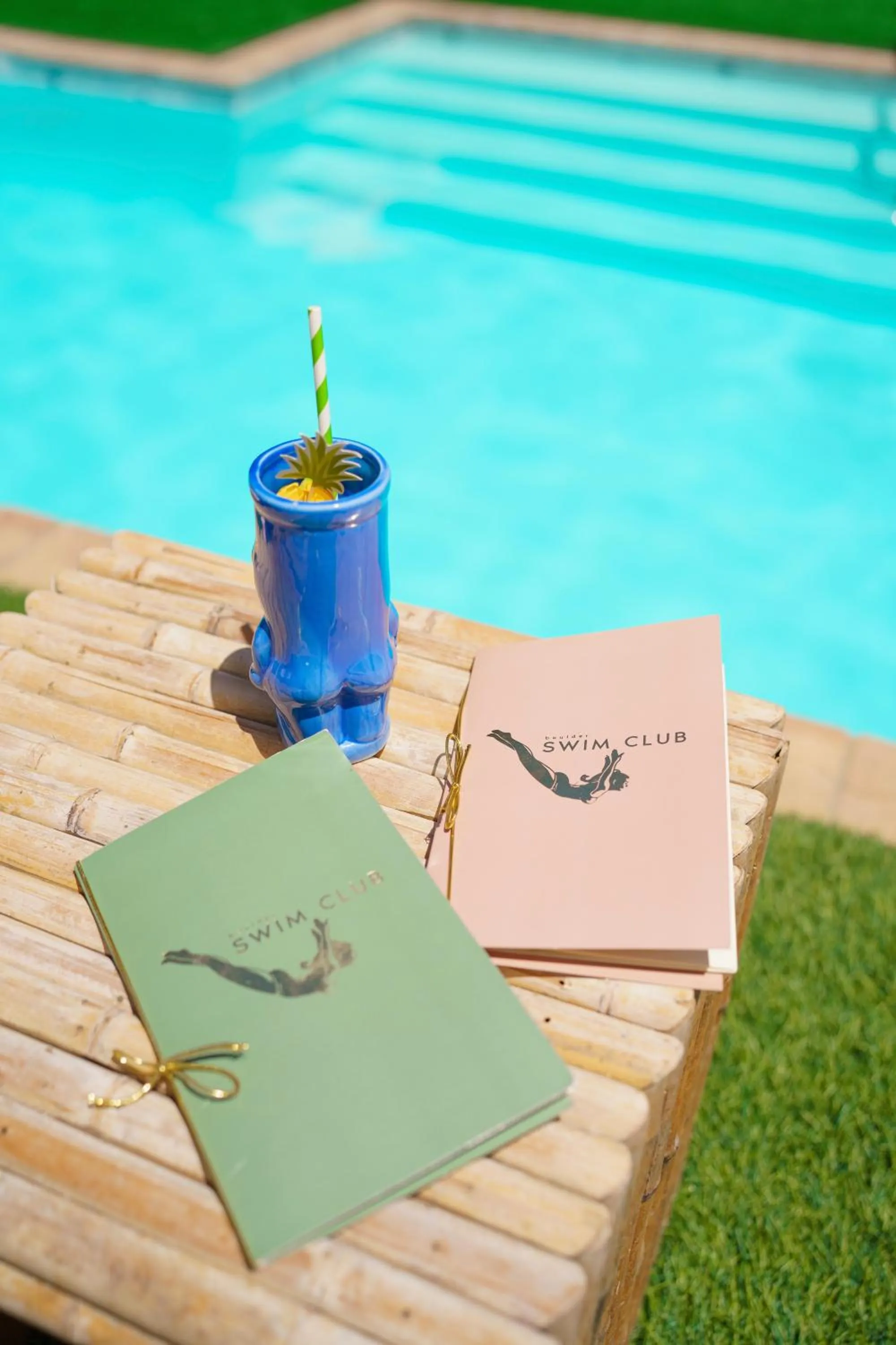 Swimming pool in The Boulder Broker