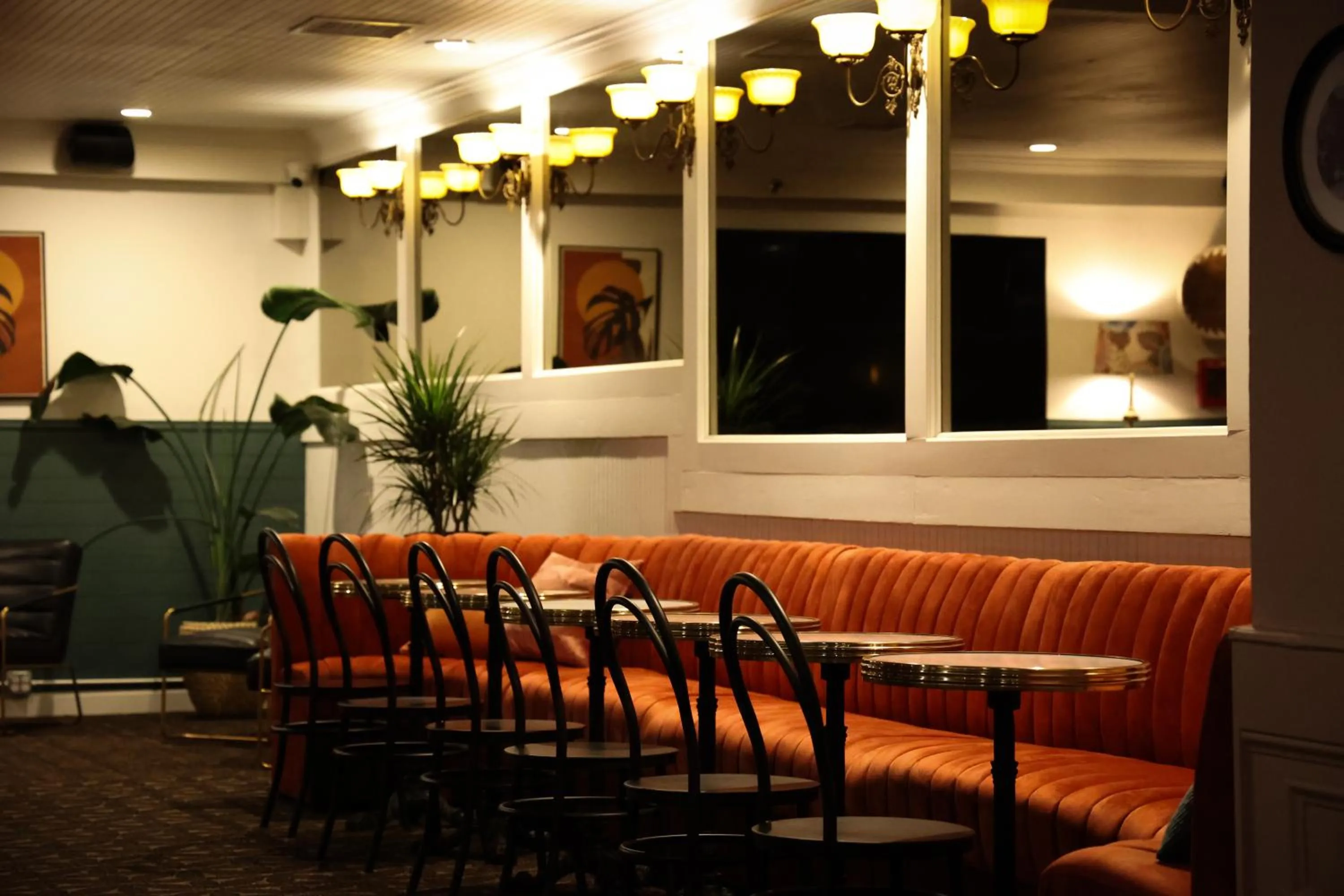 Restaurant/places to eat in The Boulder Broker