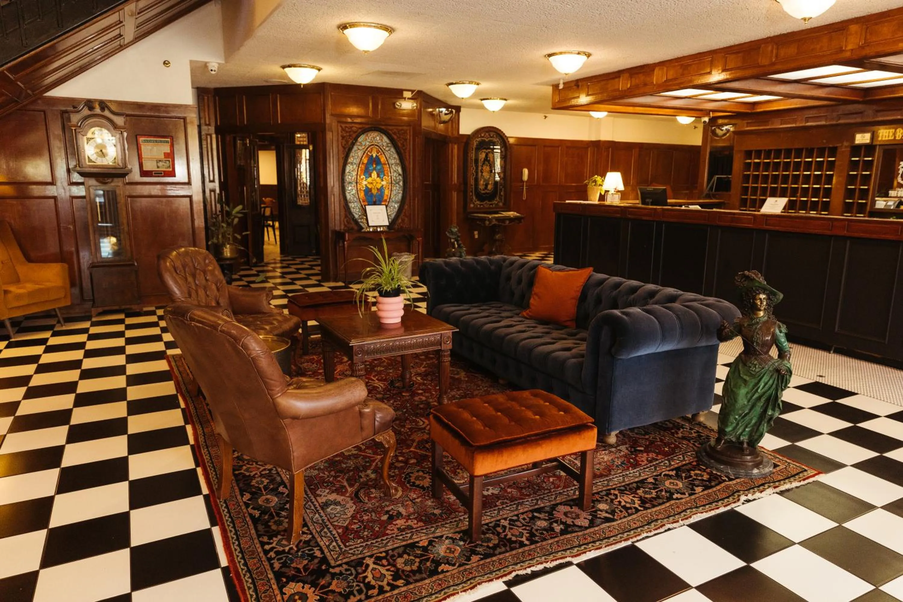 Lobby or reception in The Boulder Broker