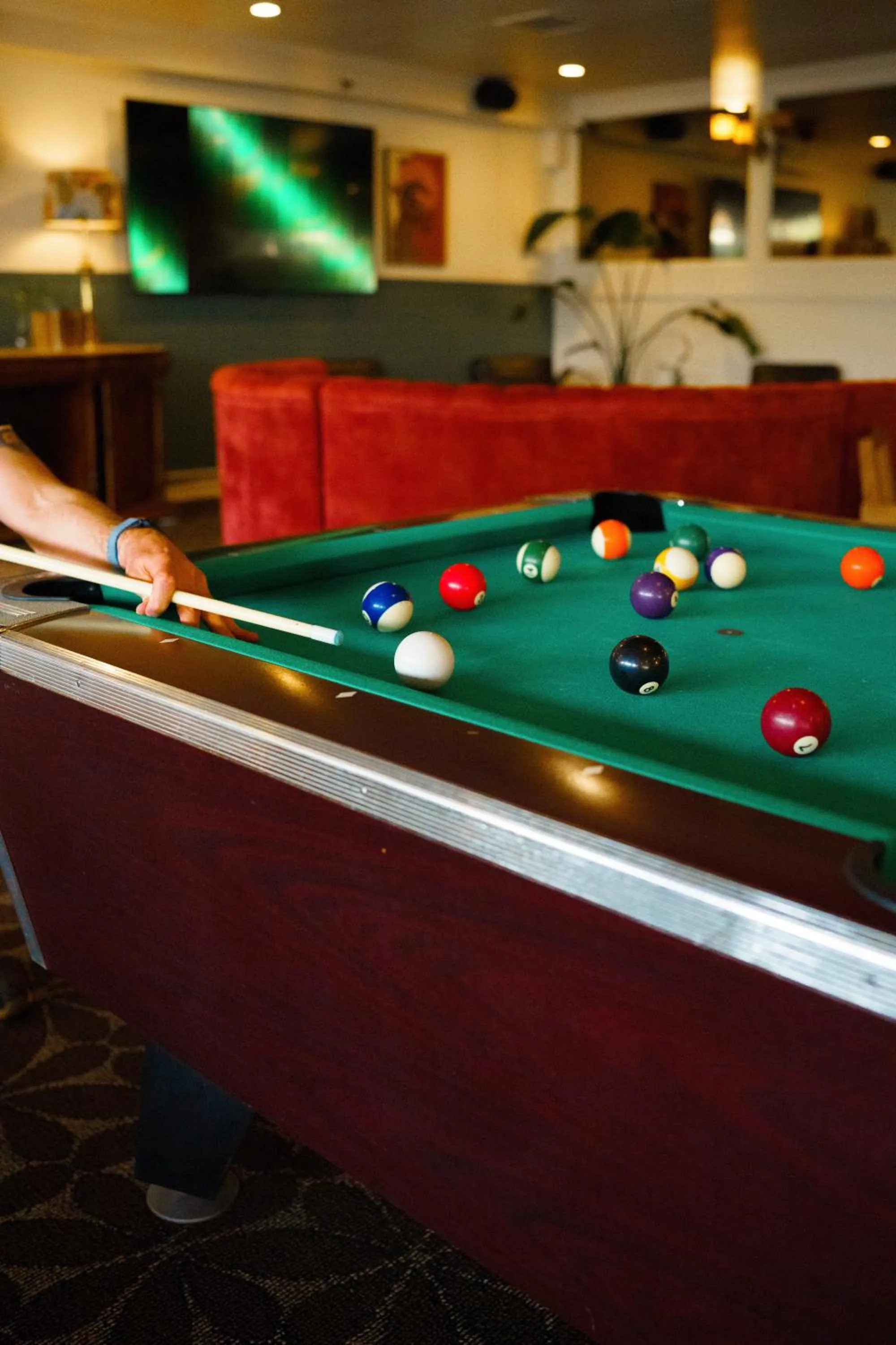 Billiard in The Boulder Broker