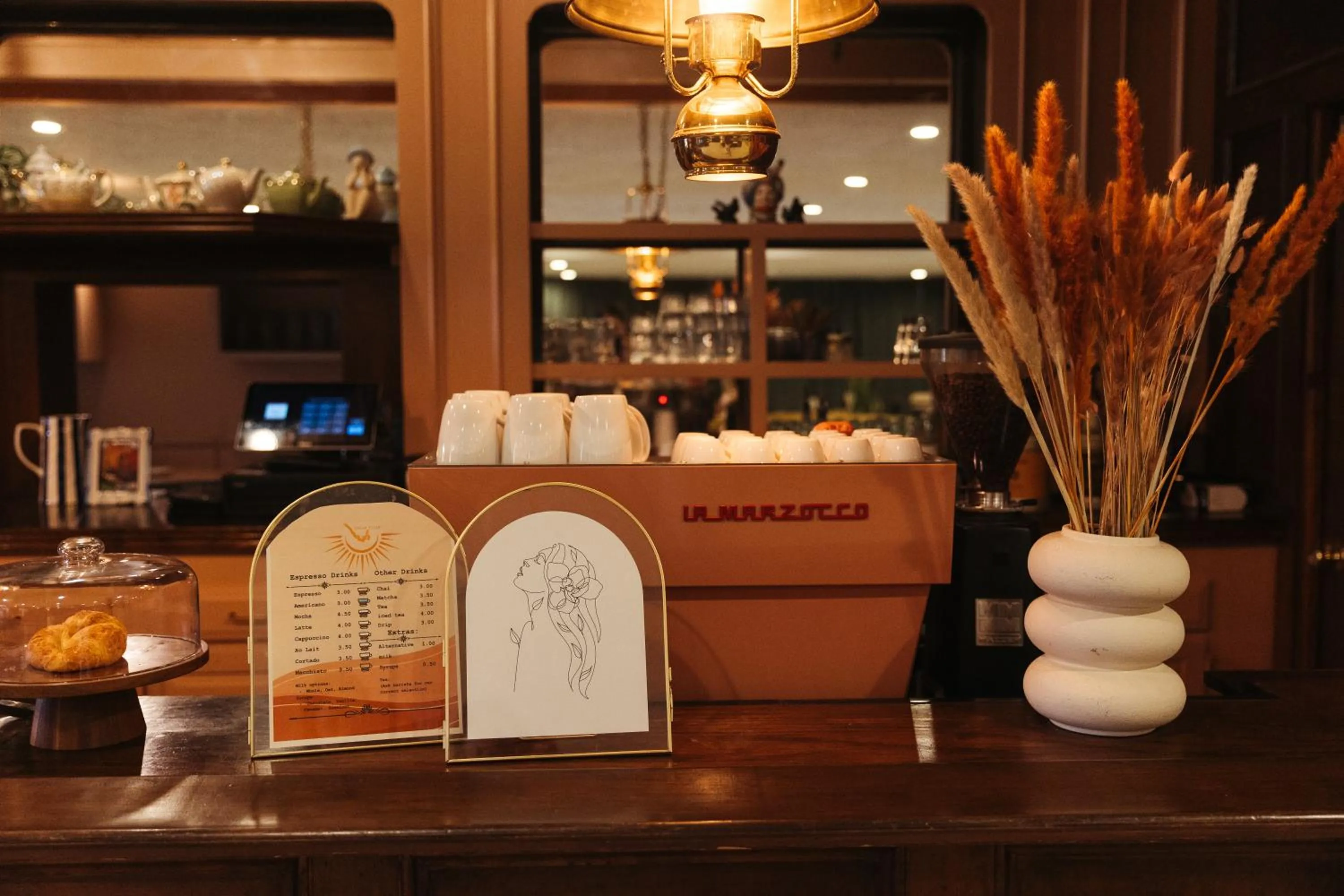 Coffee/tea facilities in The Boulder Broker