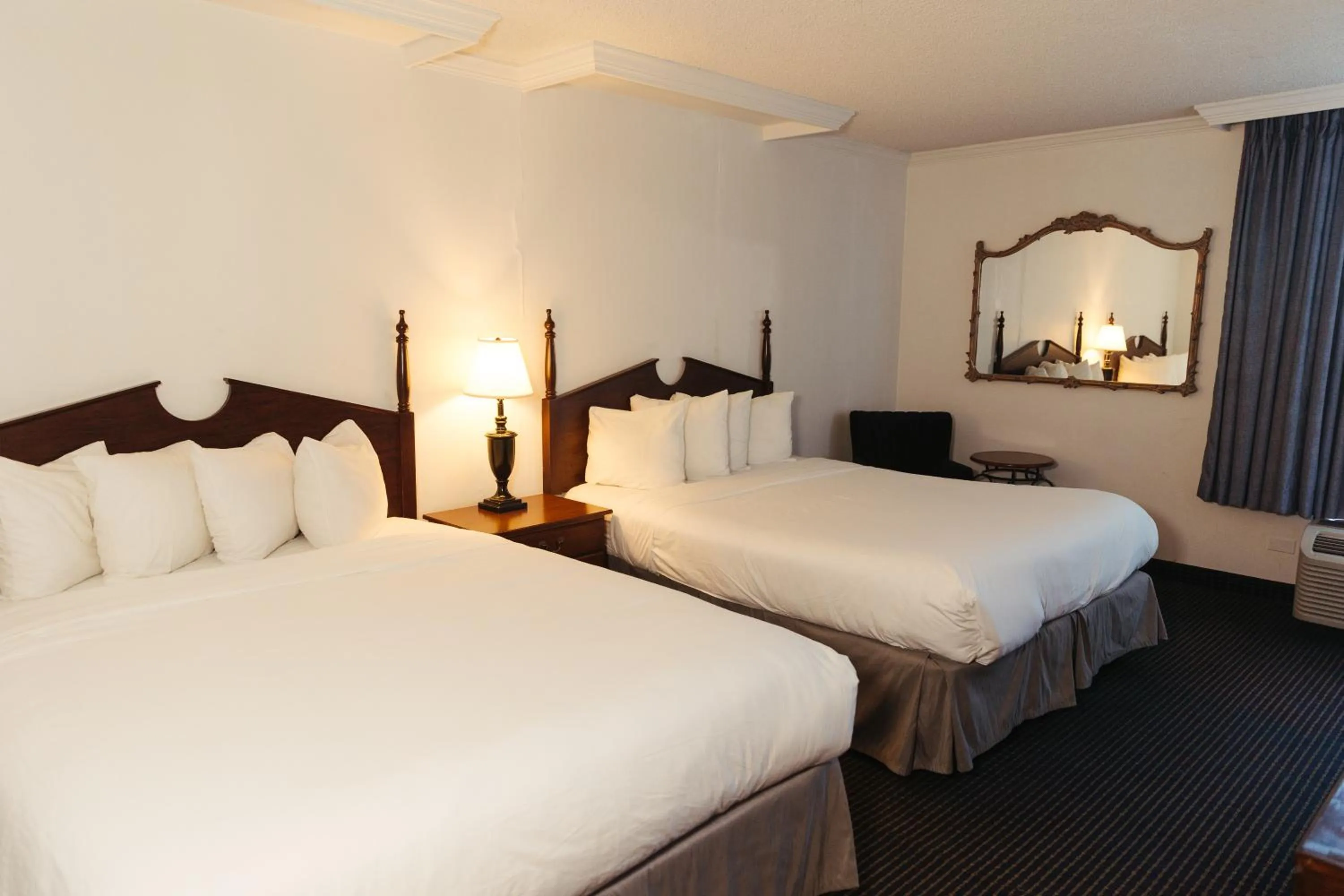 Photo of the whole room, Bed in The Boulder Broker