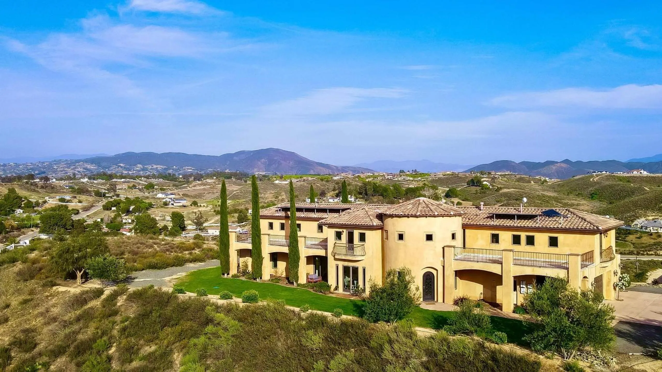 Palazzo Del Sol By AvantStay Breathtaking Home w Mountain Views Hot Tub