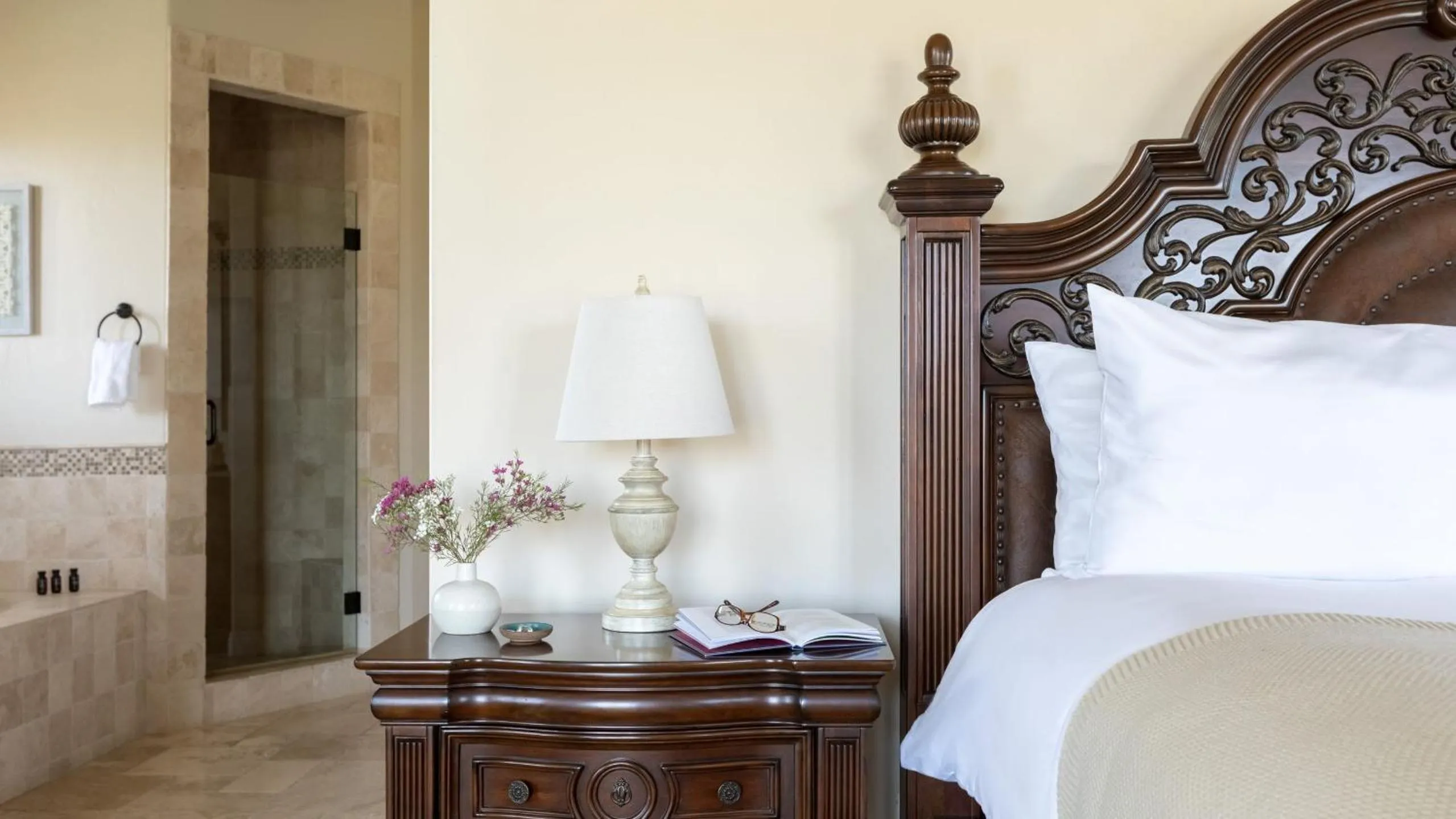 Other, Bed in Palazzo Del Sol By AvantStay Breathtaking Home w Mountain Views Hot Tub