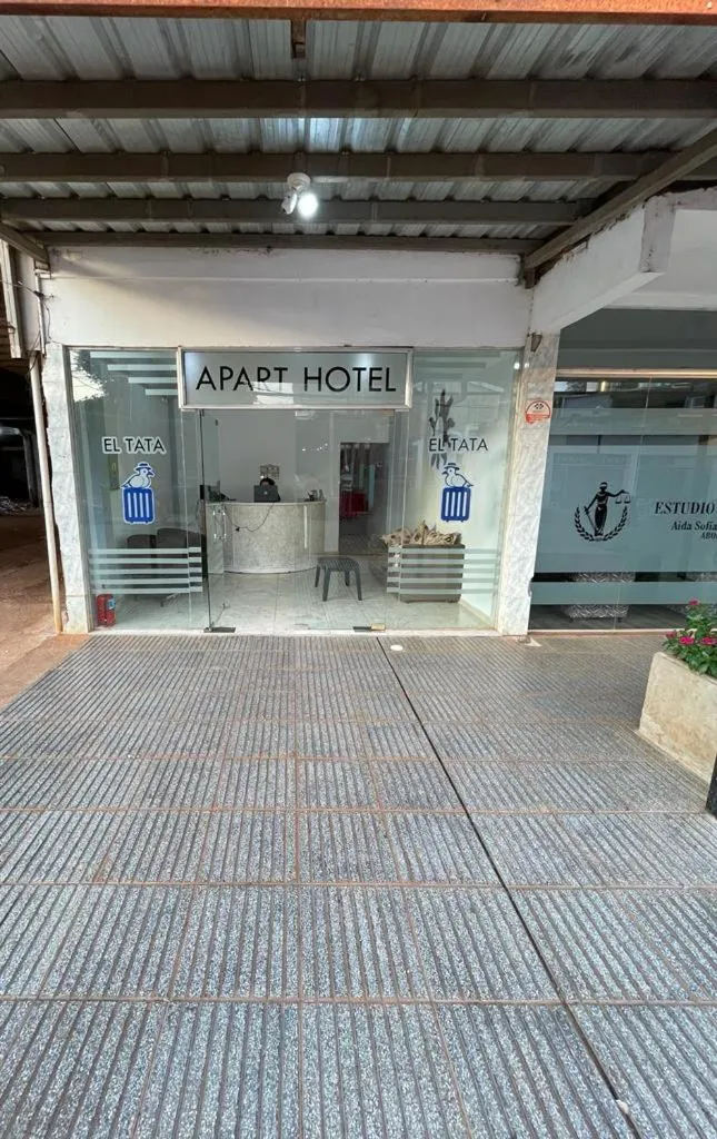 Facade/entrance in El Tata