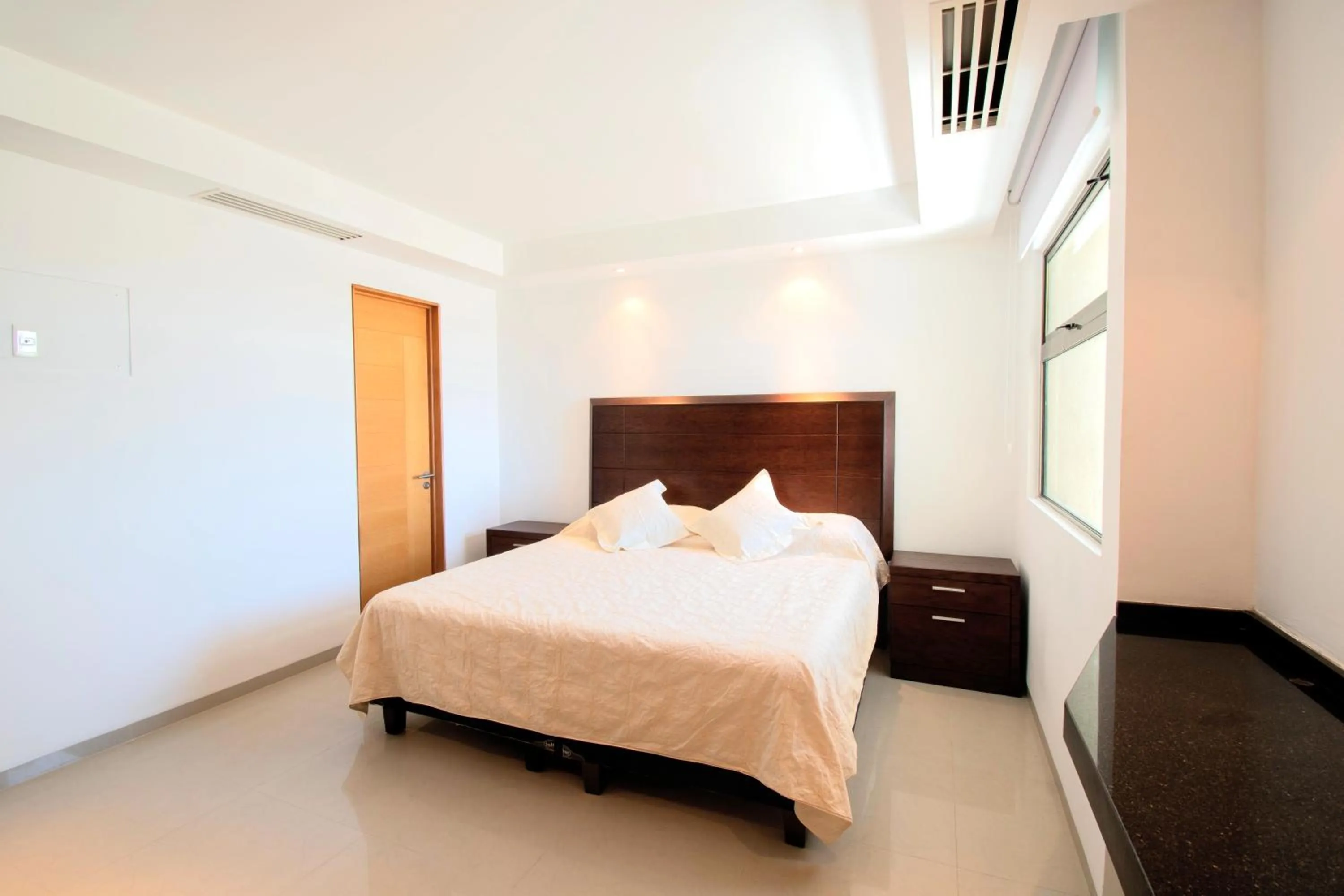 Bedroom, Bed in Terra Residencial