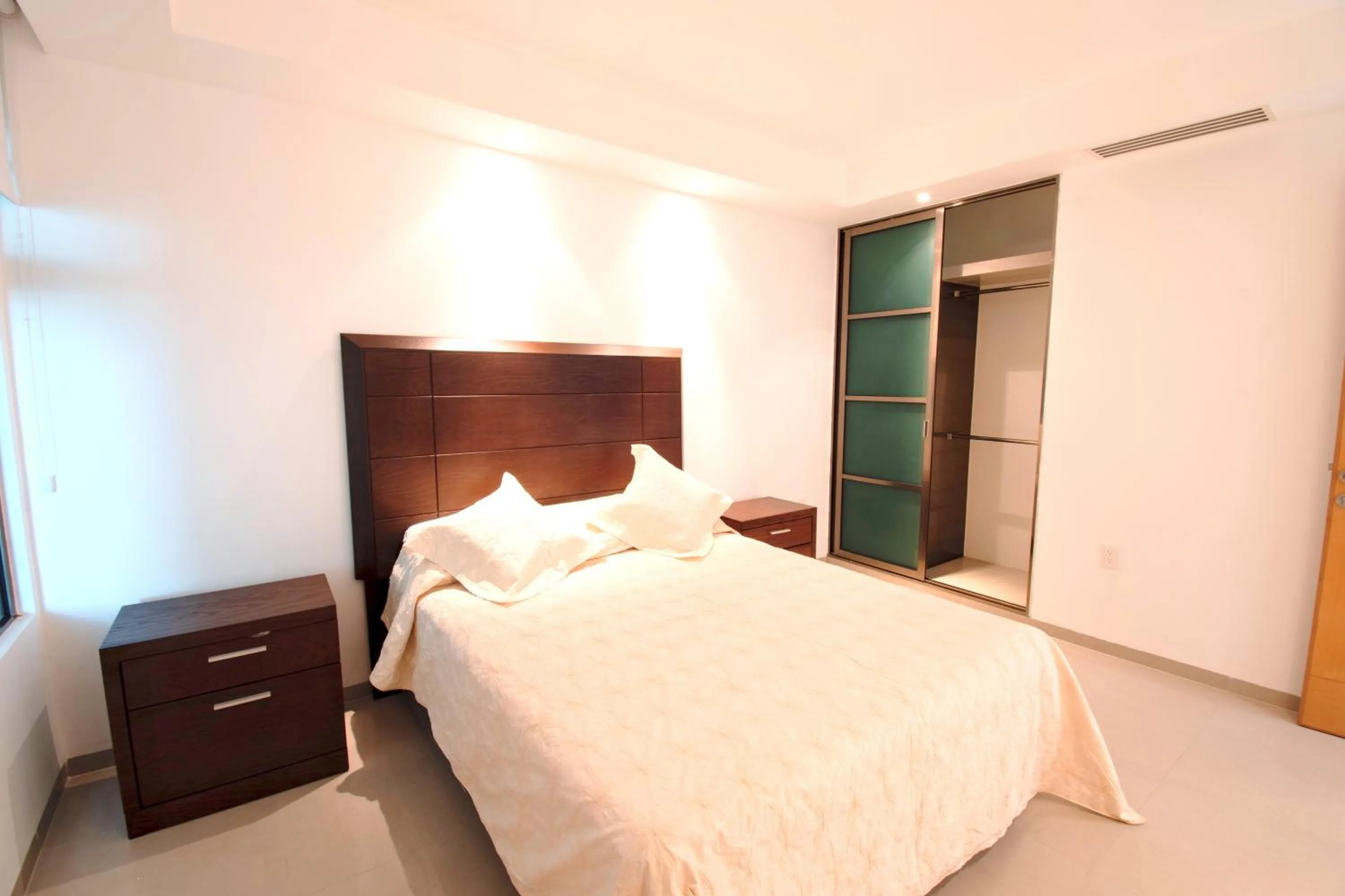 Bedroom, Bed in Terra Residencial