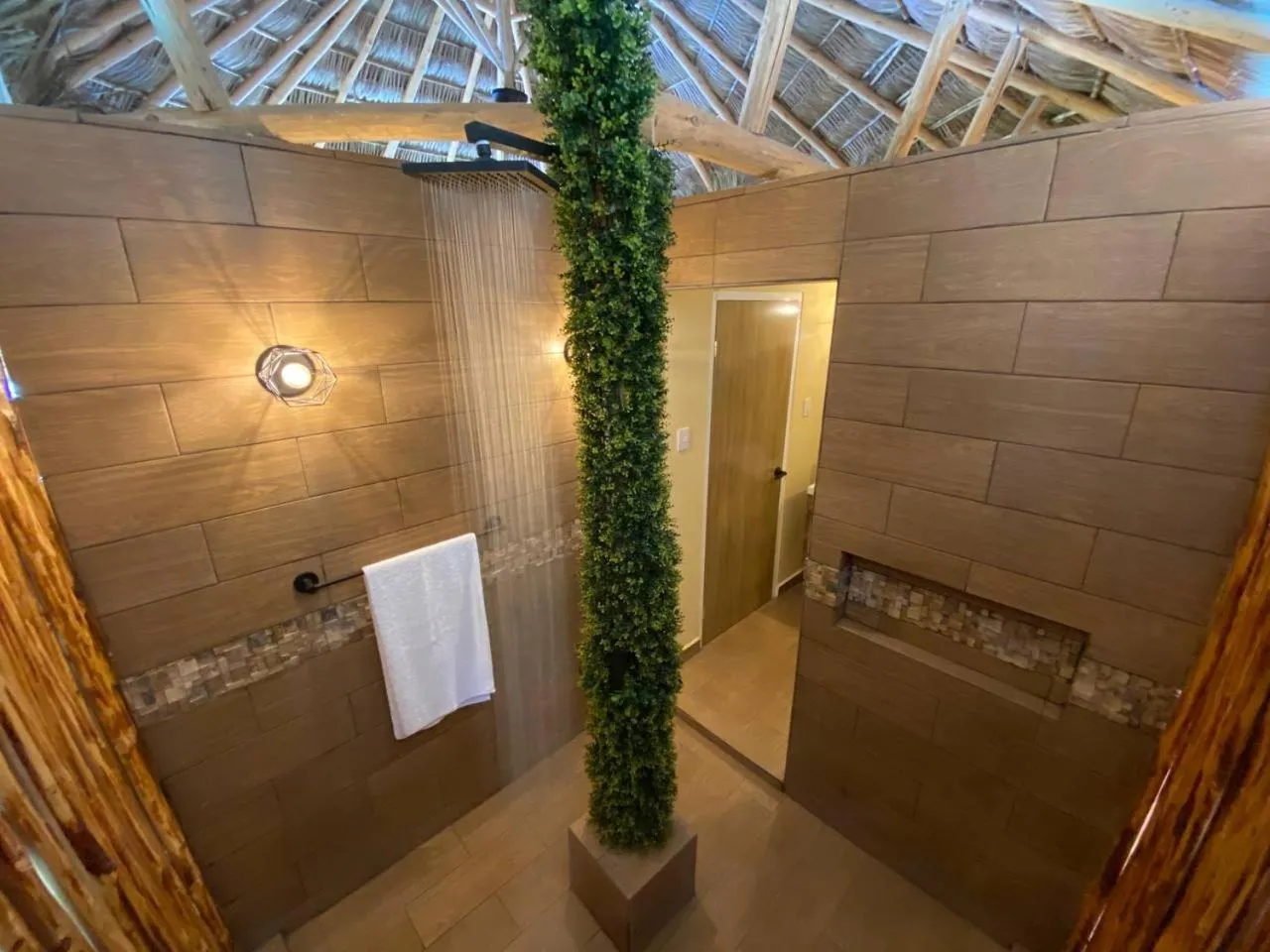 Shower in Palm Valley Cabins