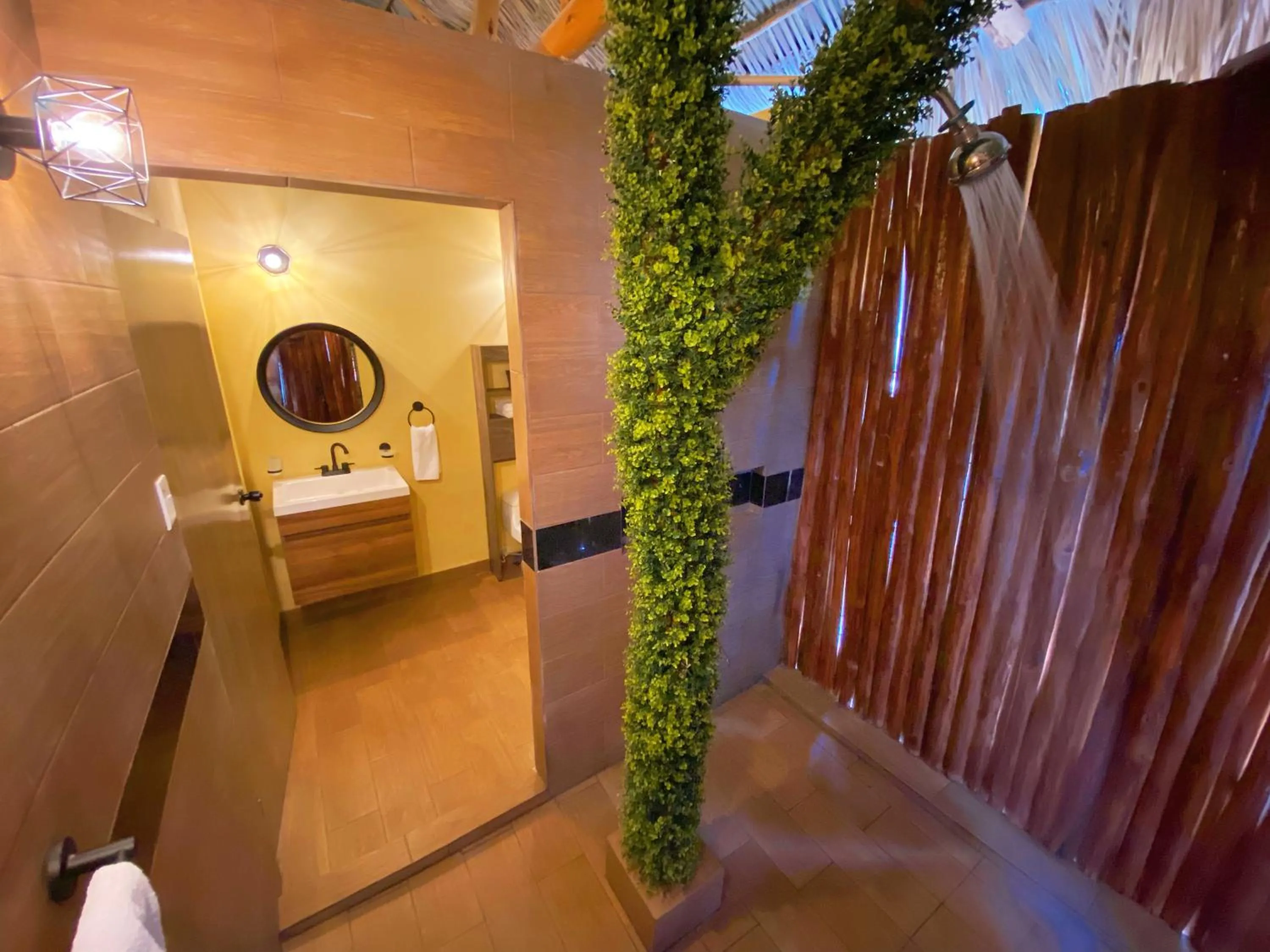 Shower in Palm Valley Cabins