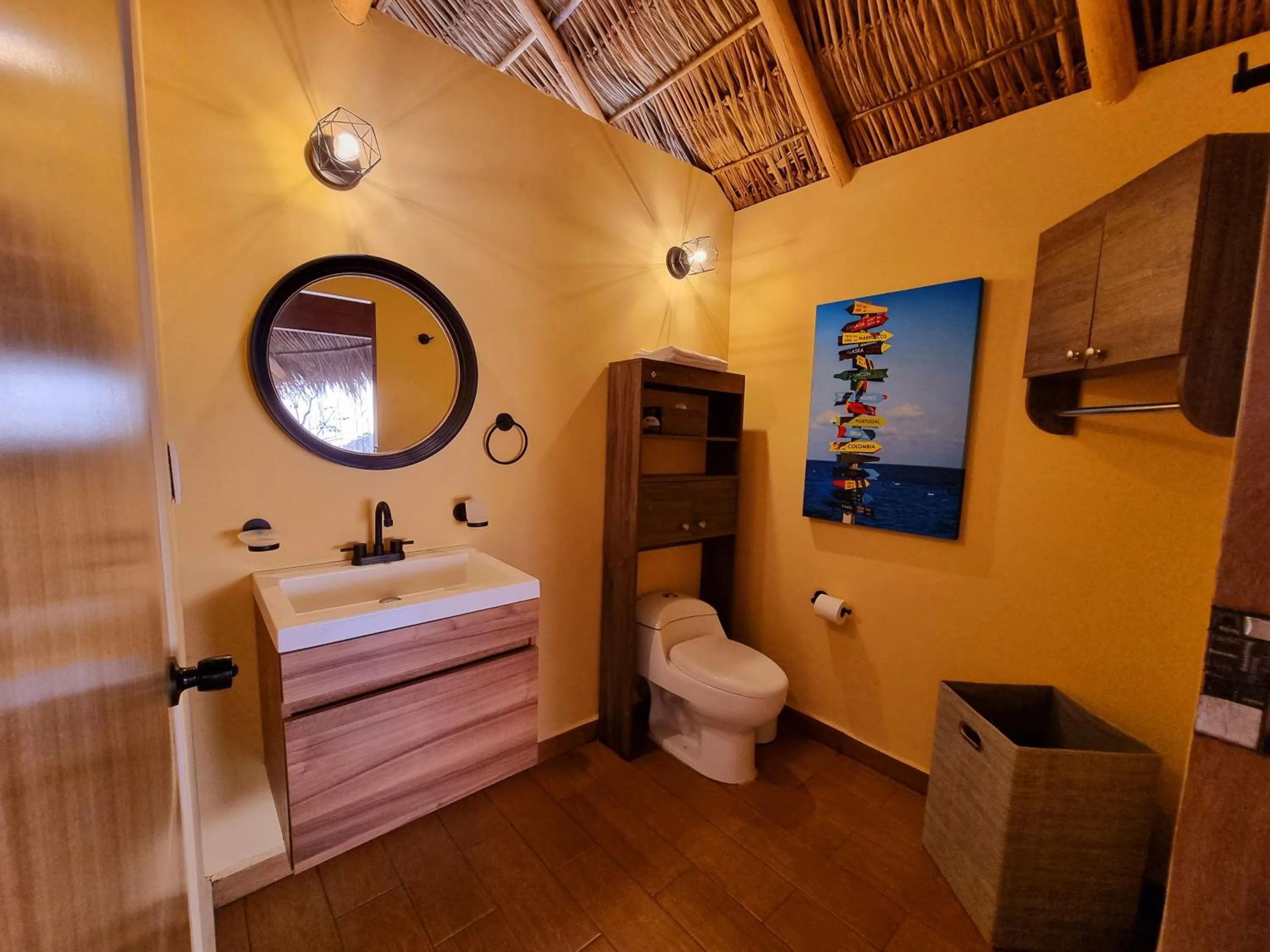 Toilet in Palm Valley Cabins