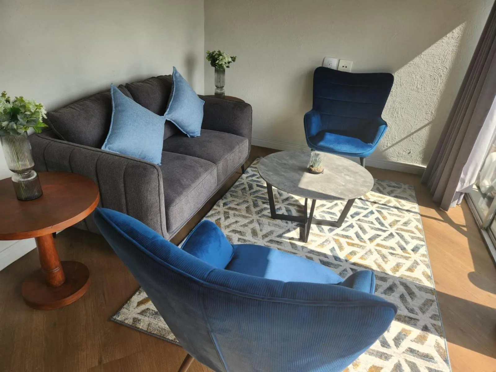 Seating area in Shumba Valley Lodge Lanseria Airport