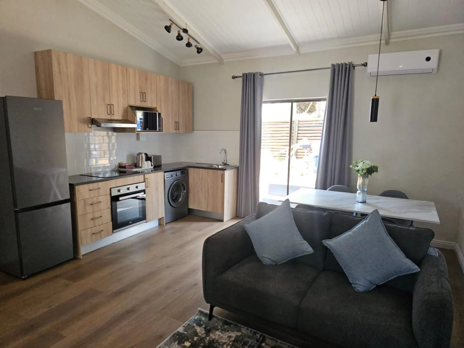 Kitchen or kitchenette in Shumba Valley Lodge Lanseria Airport