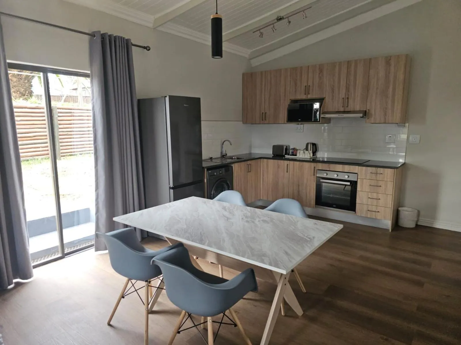 Kitchen or kitchenette in Shumba Valley Lodge Lanseria Airport