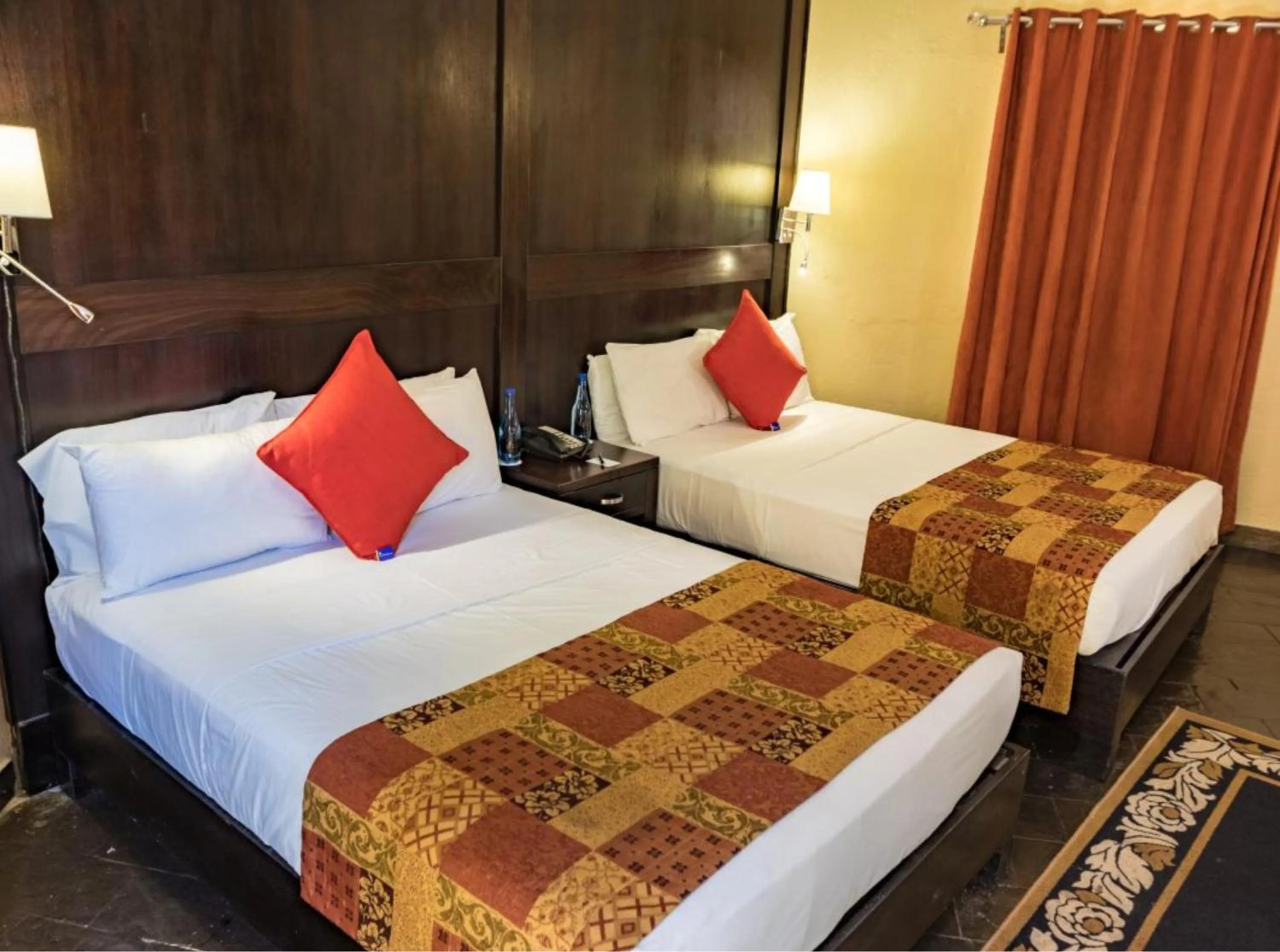 Bed in Shumba Valley Lodge Lanseria Airport