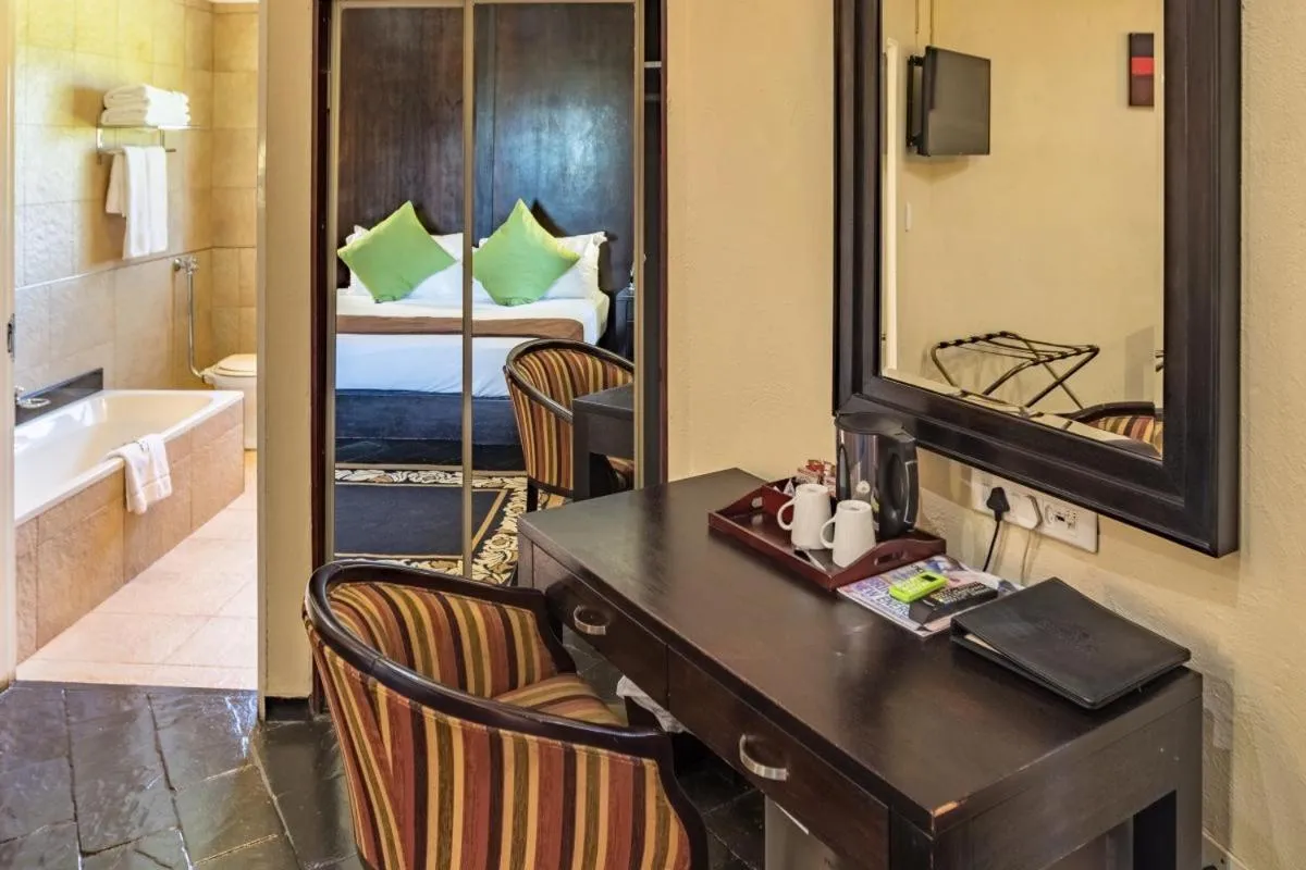 King Room in Shumba Valley Lodge Lanseria Airport