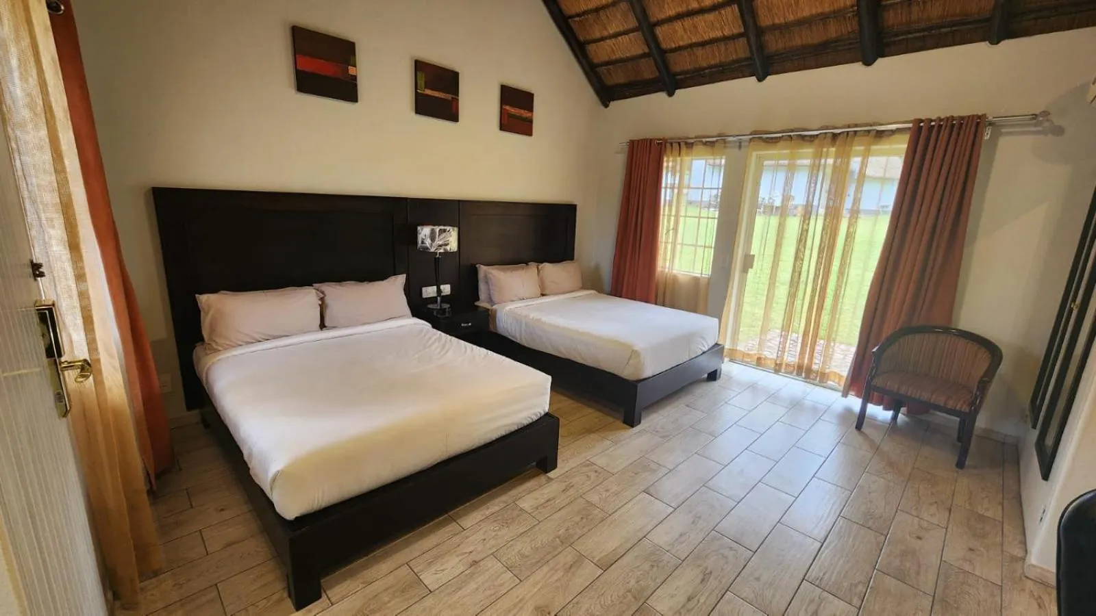 Bed in Shumba Valley Lodge Lanseria Airport