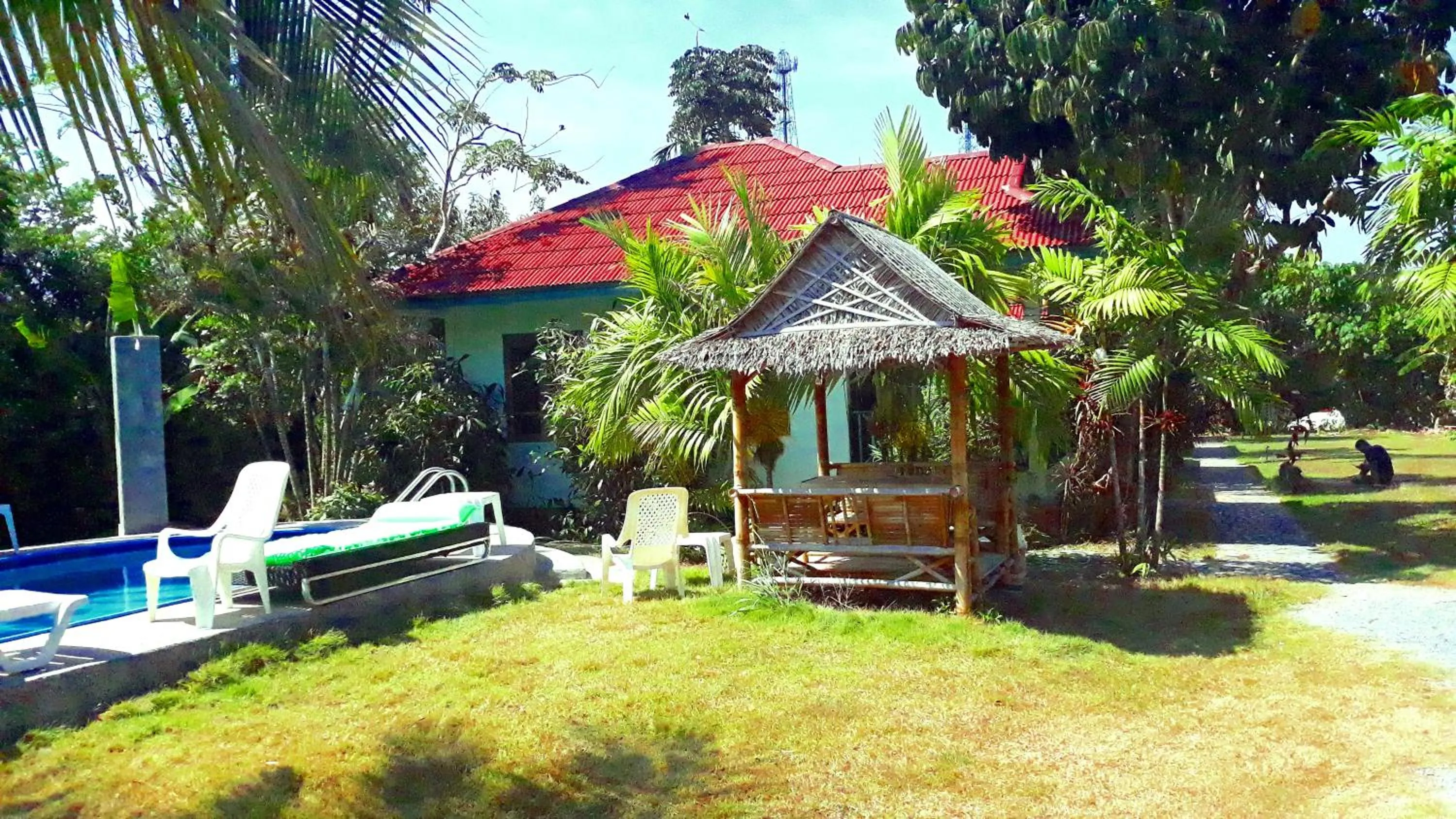 Restaurant/places to eat in Swiss Chalet Garden, Pool Resort