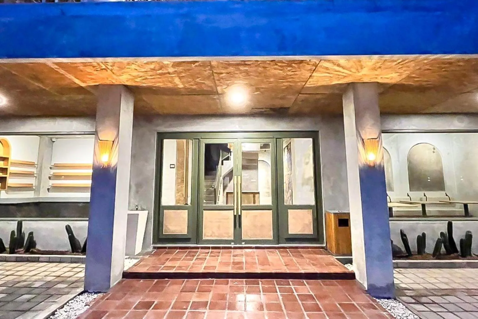 Facade/entrance in Rattanhaus R Signature Mitra RedDoorz