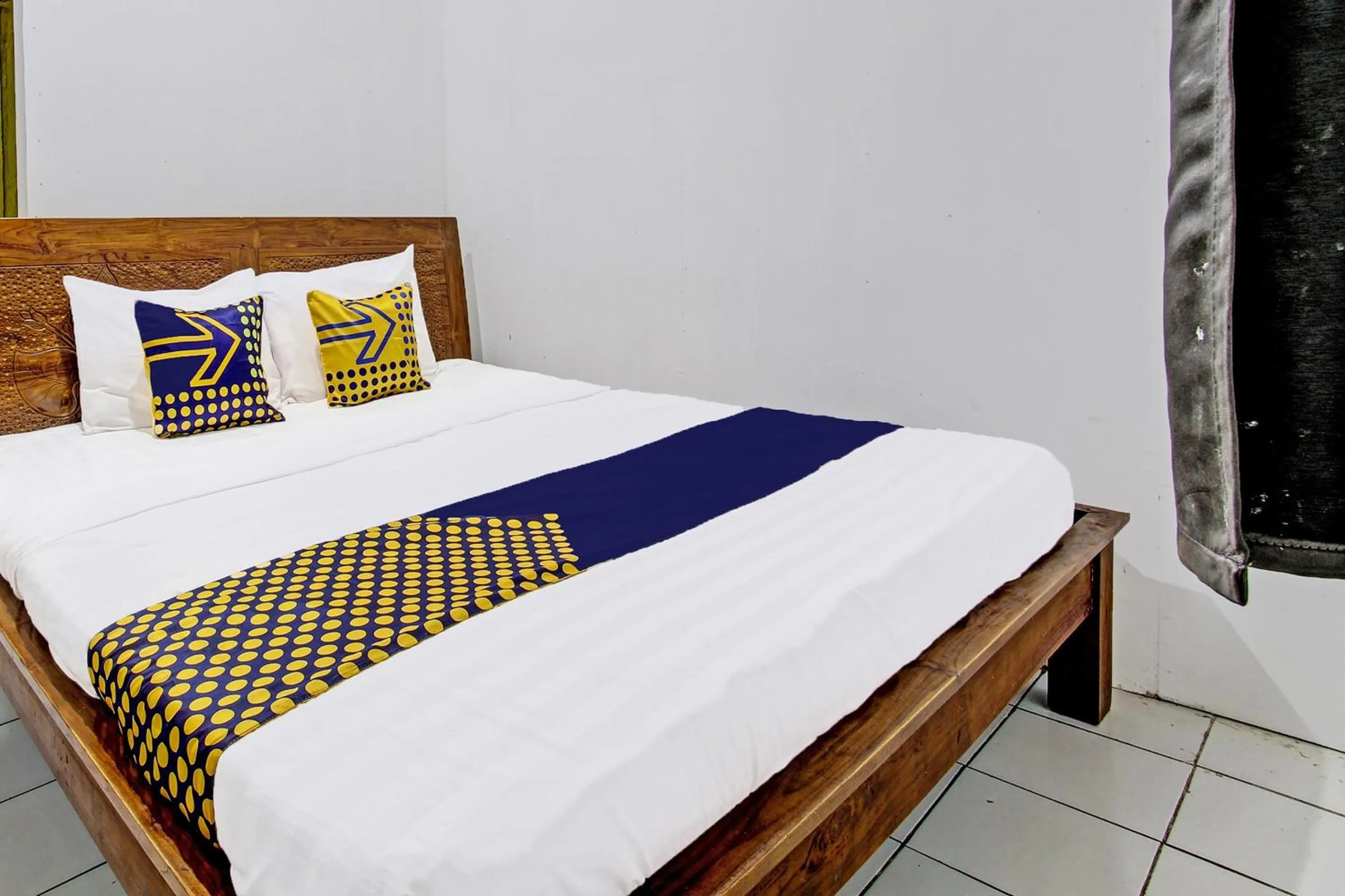 Bedroom, Bed in Hotel O Indah Arum