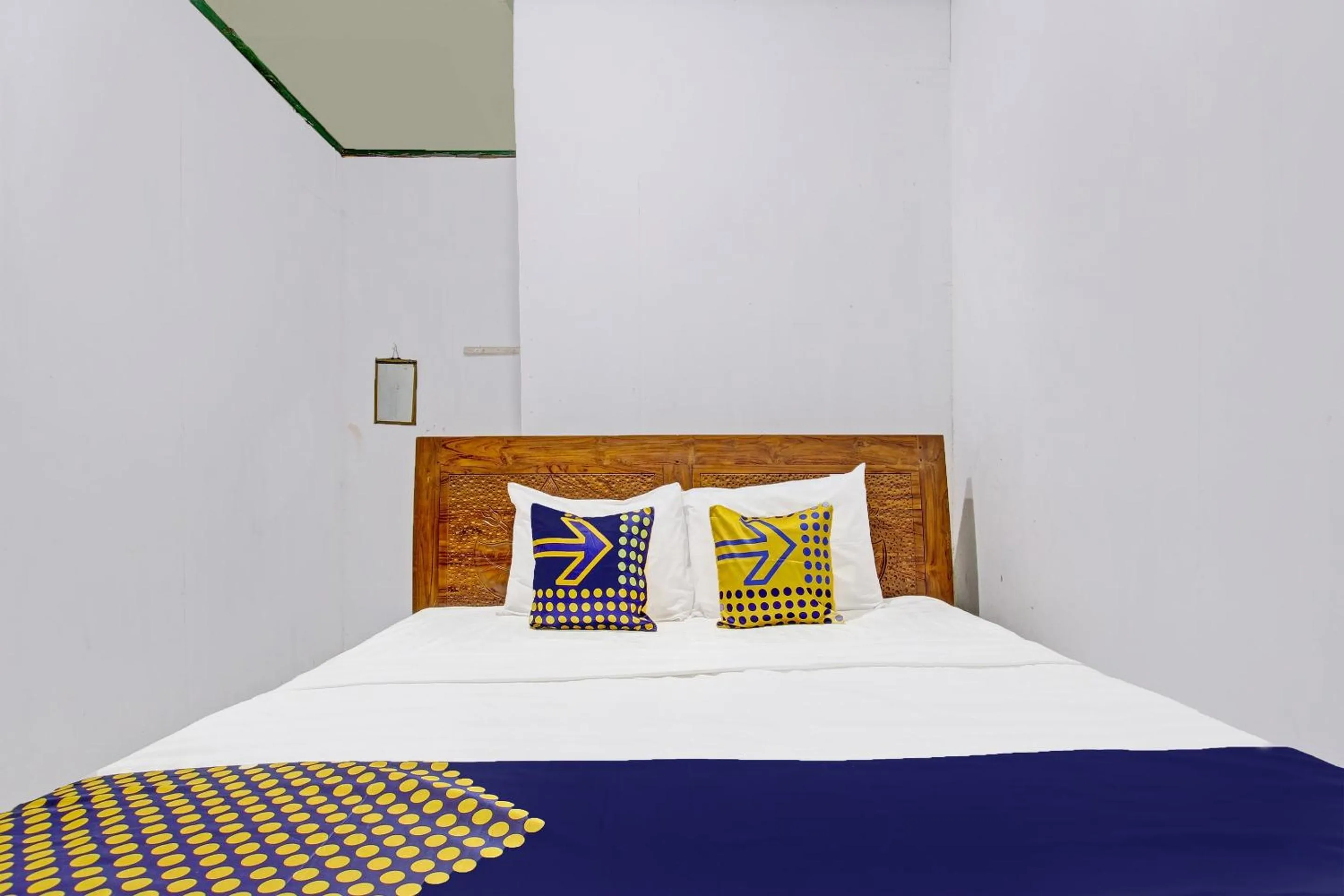 Bedroom, Bed in Hotel O Indah Arum