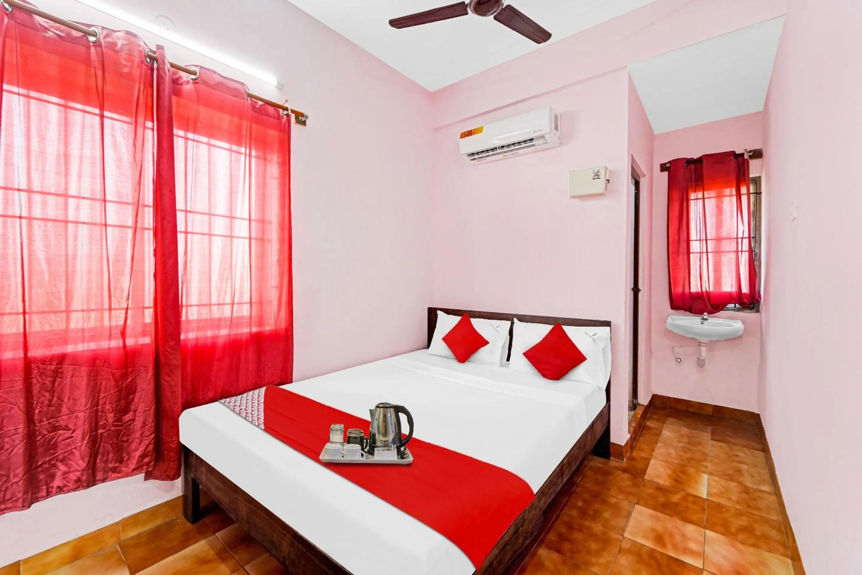 Hotel O Karapakkam, Chennai