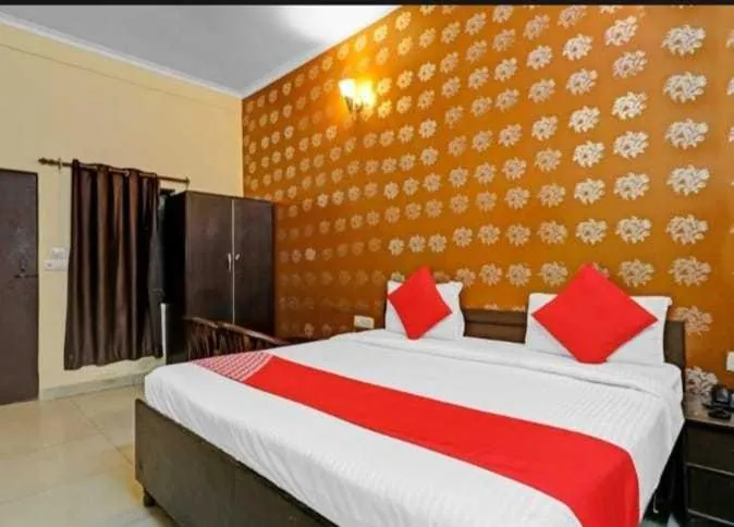 Bedroom in Hotel O Airport Global Hotel