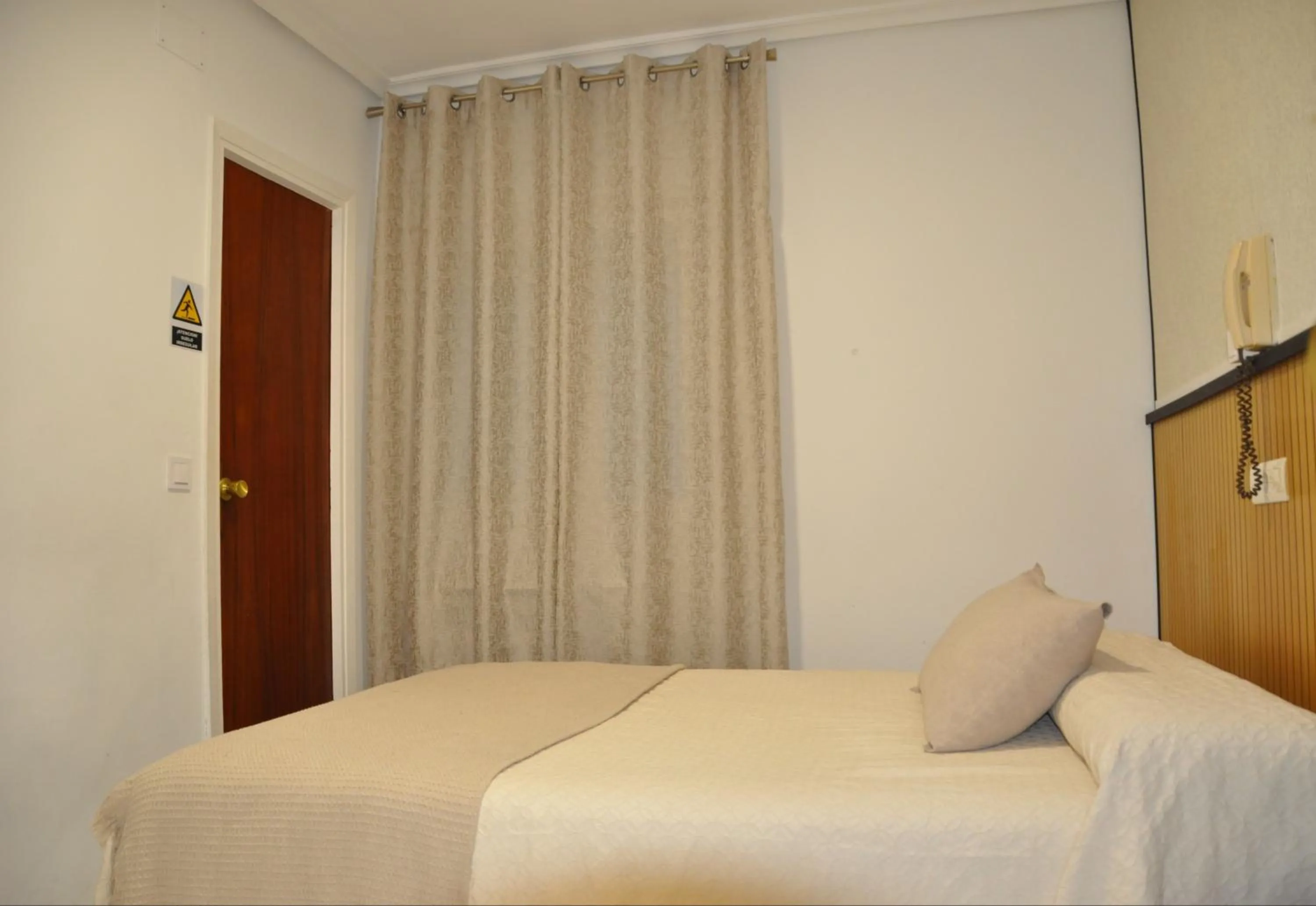 Hostal Ramón y Cajal