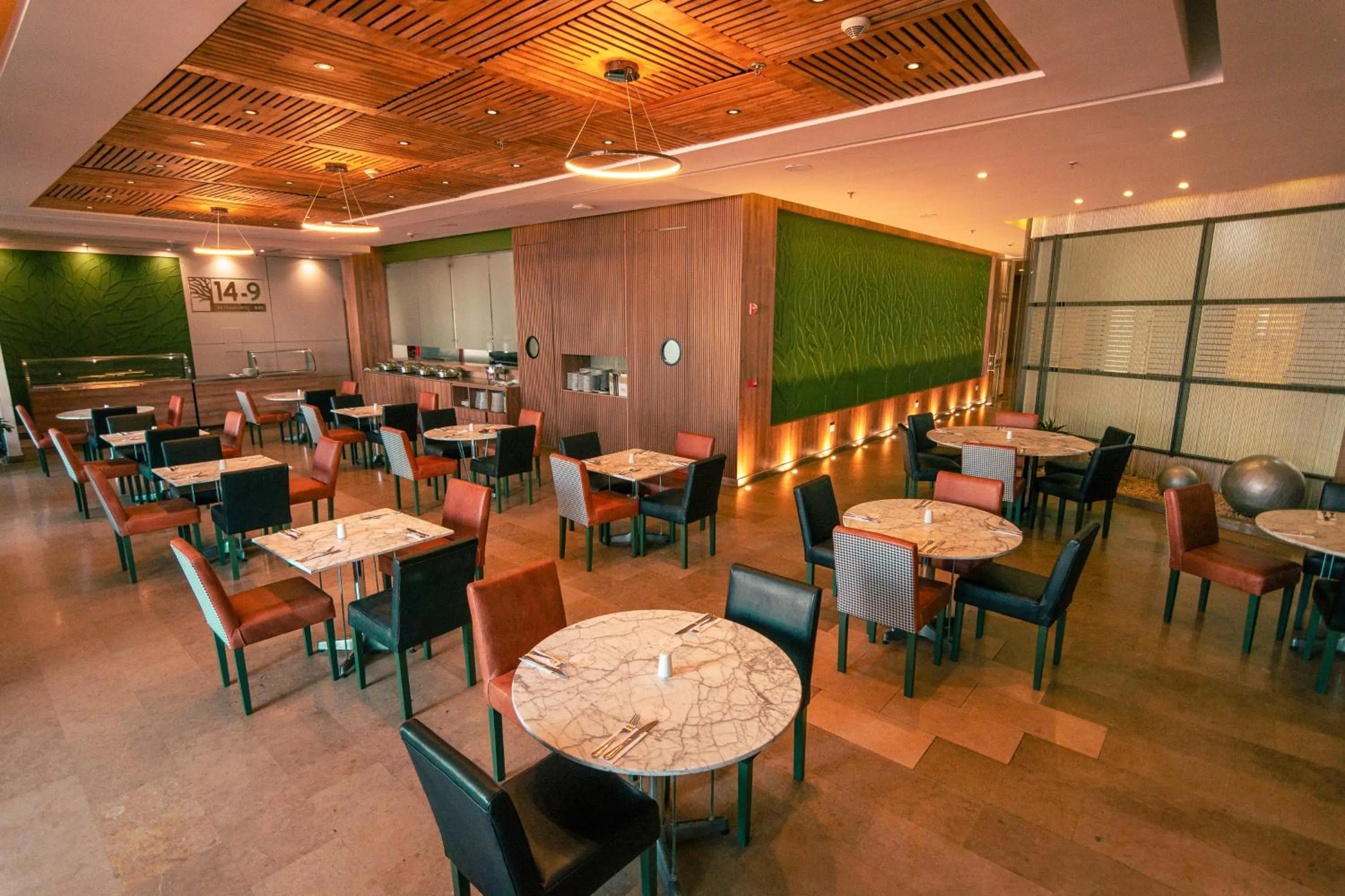 Restaurant/places to eat in Hotel Mocawa Plaza Armenia