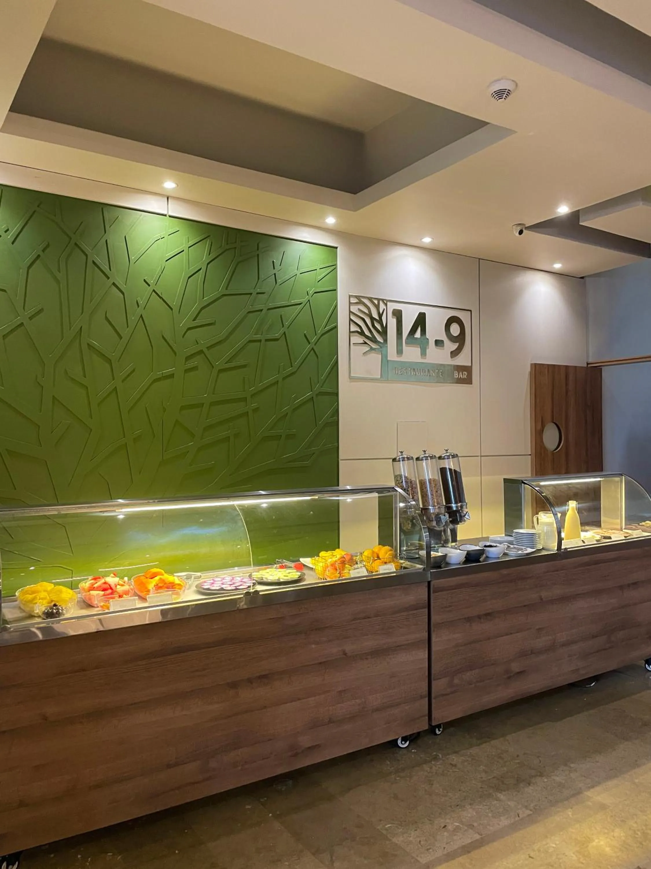 Buffet breakfast in Hotel Mocawa Plaza Armenia