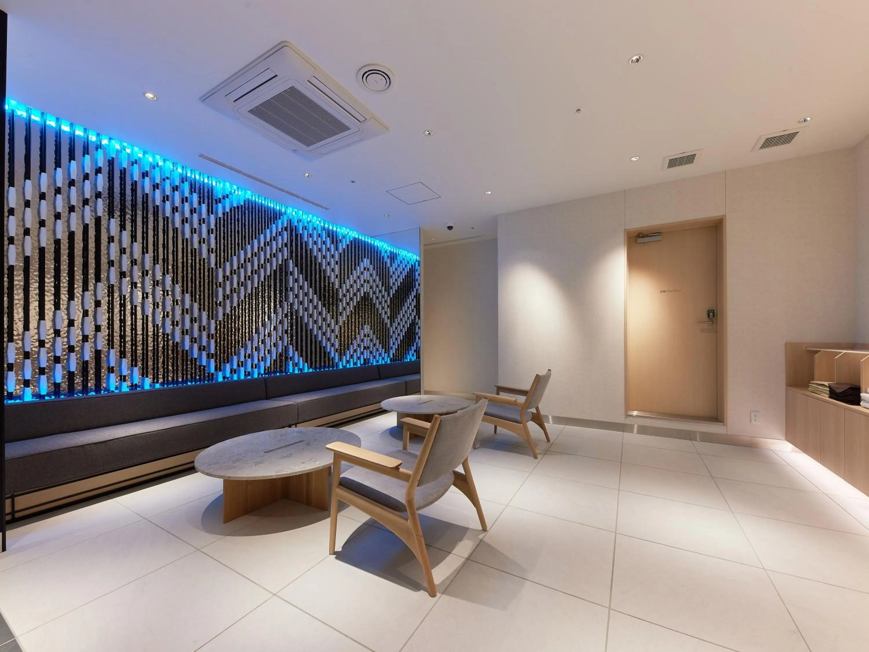 Lobby or reception in Henn na Hotel Premier Kagoshima Tenmonkan