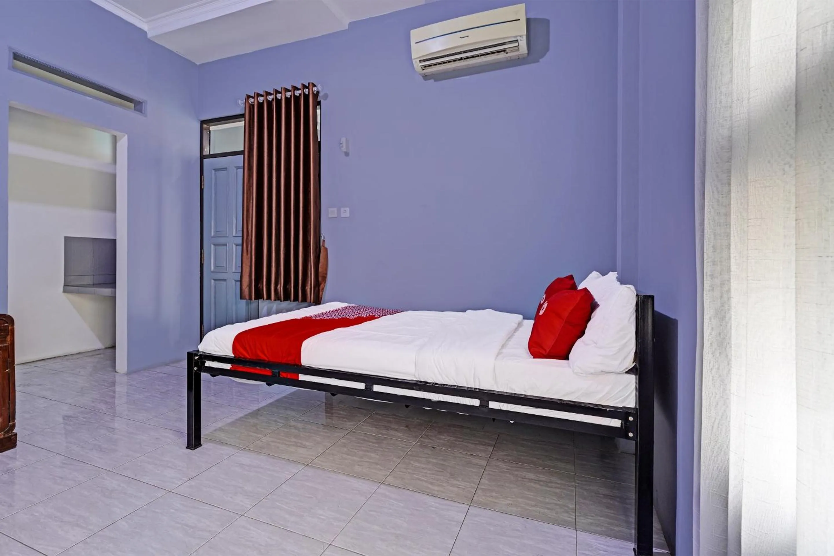Bedroom, Bed in OYO Life 91592 Aaliya Guest House Syariah