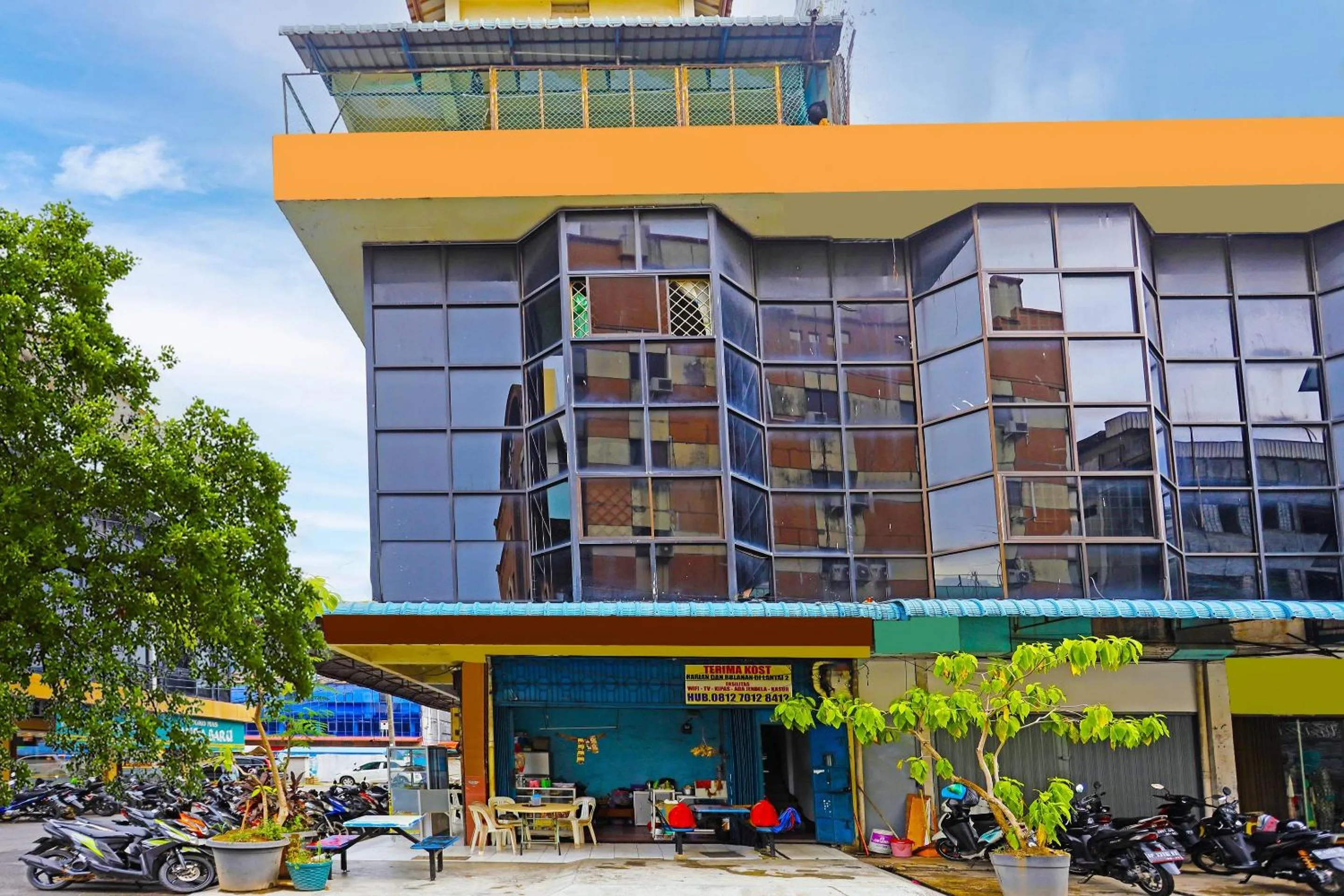 Facade/entrance in Hotel O Rafika Homestay SyariahNearTempat Makan Pagi Sore Nohil