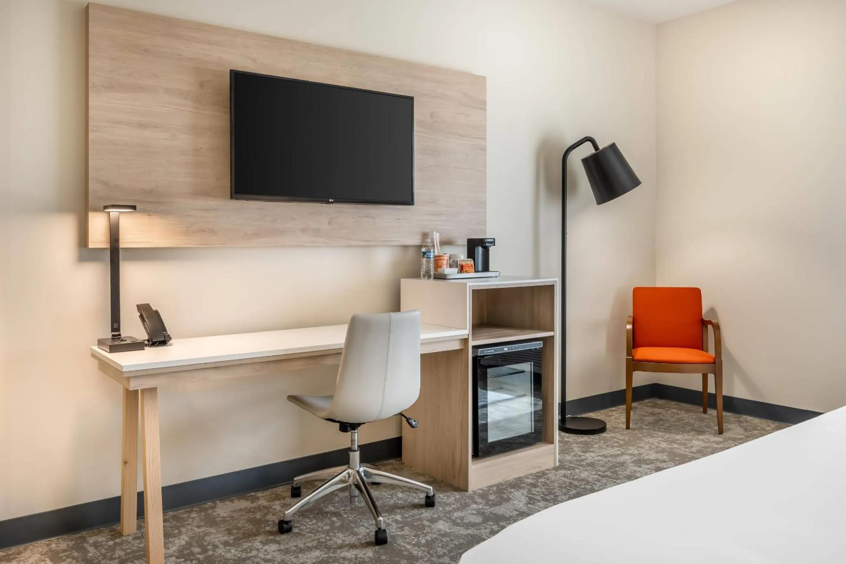 Bedroom, Bed in Radisson Hotel Pendleton Airport