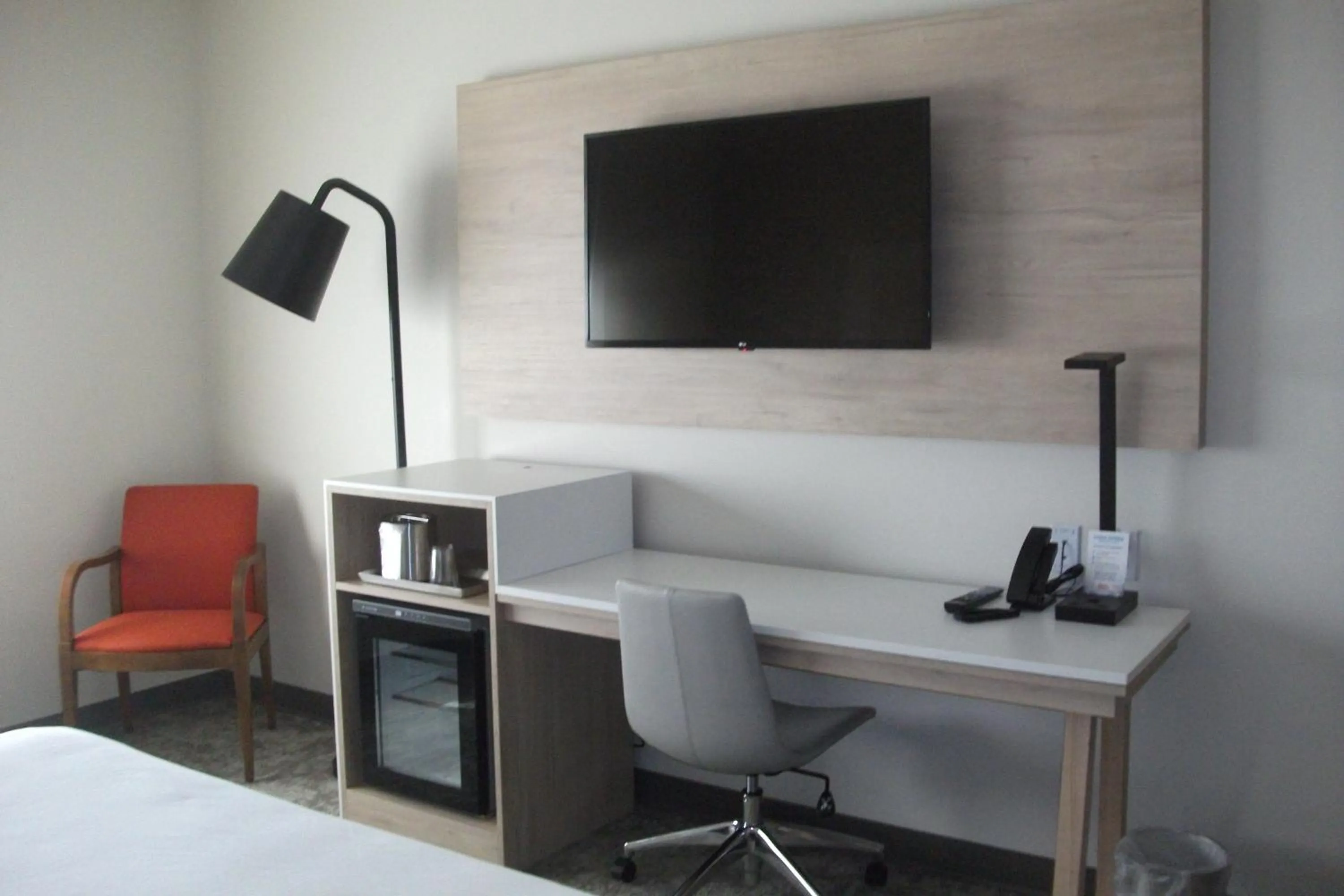 Bedroom, Bed in Radisson Hotel Pendleton Airport