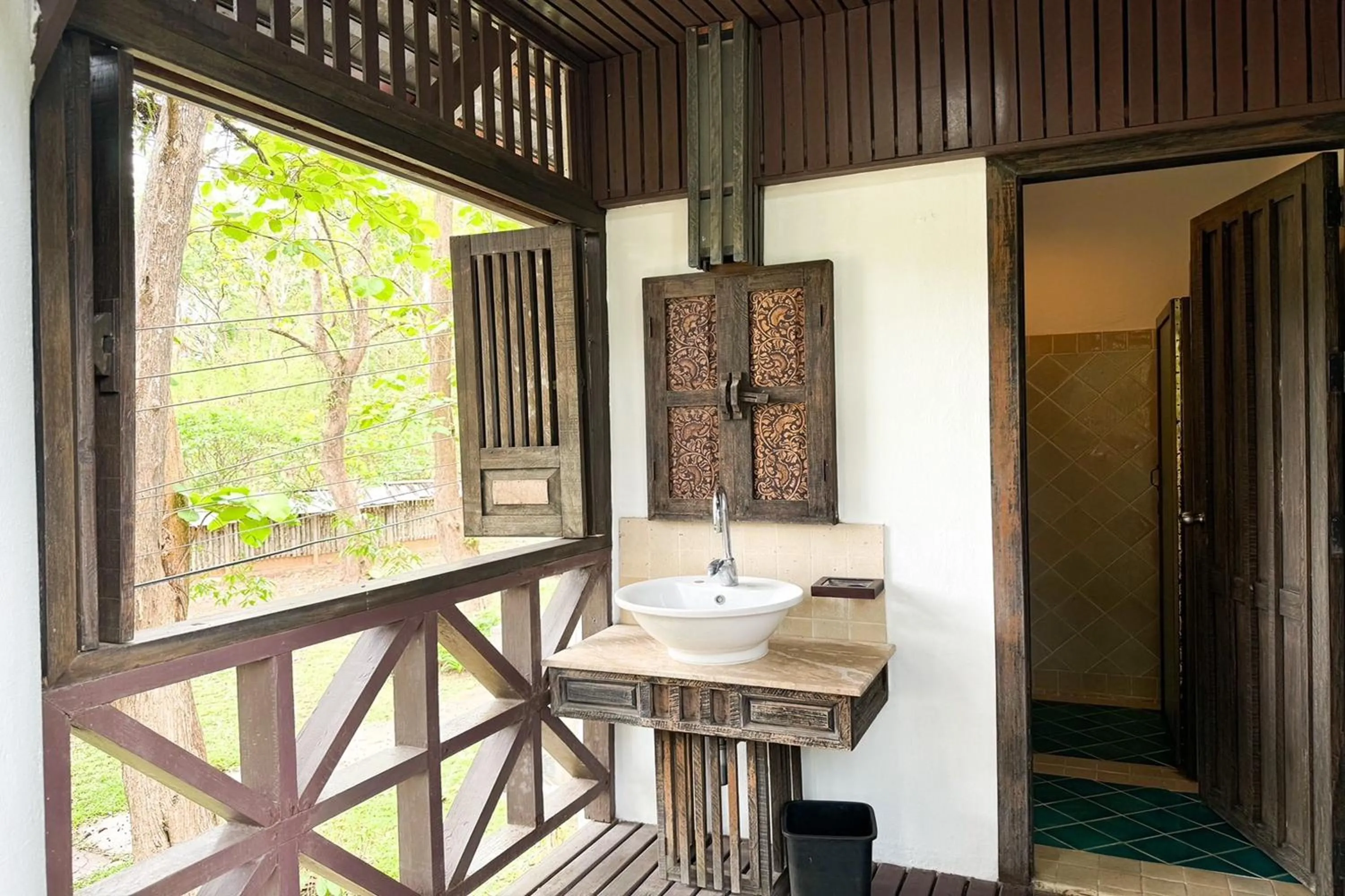 Bathroom in Royal Ping Garden and Resort