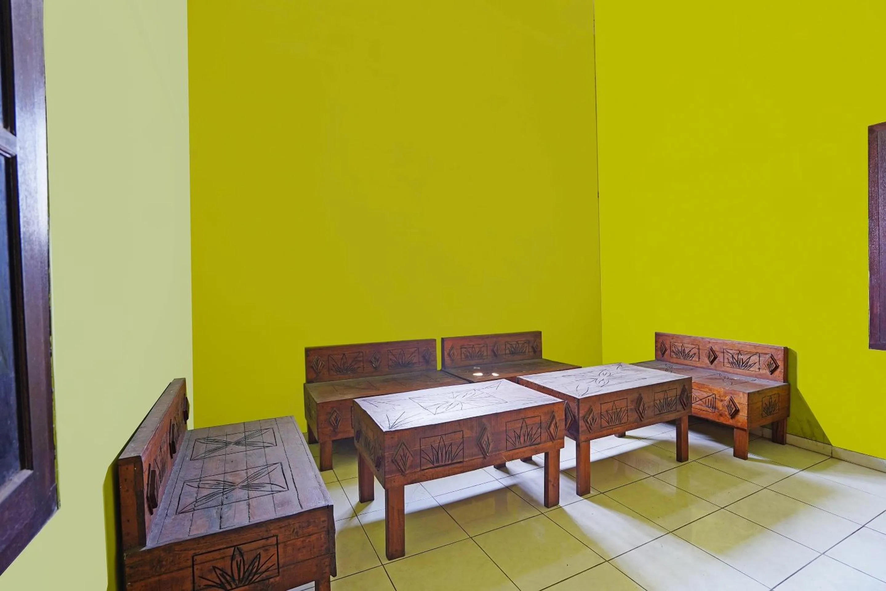 Lobby or reception in OYO 91583 D’cost Green Syariah