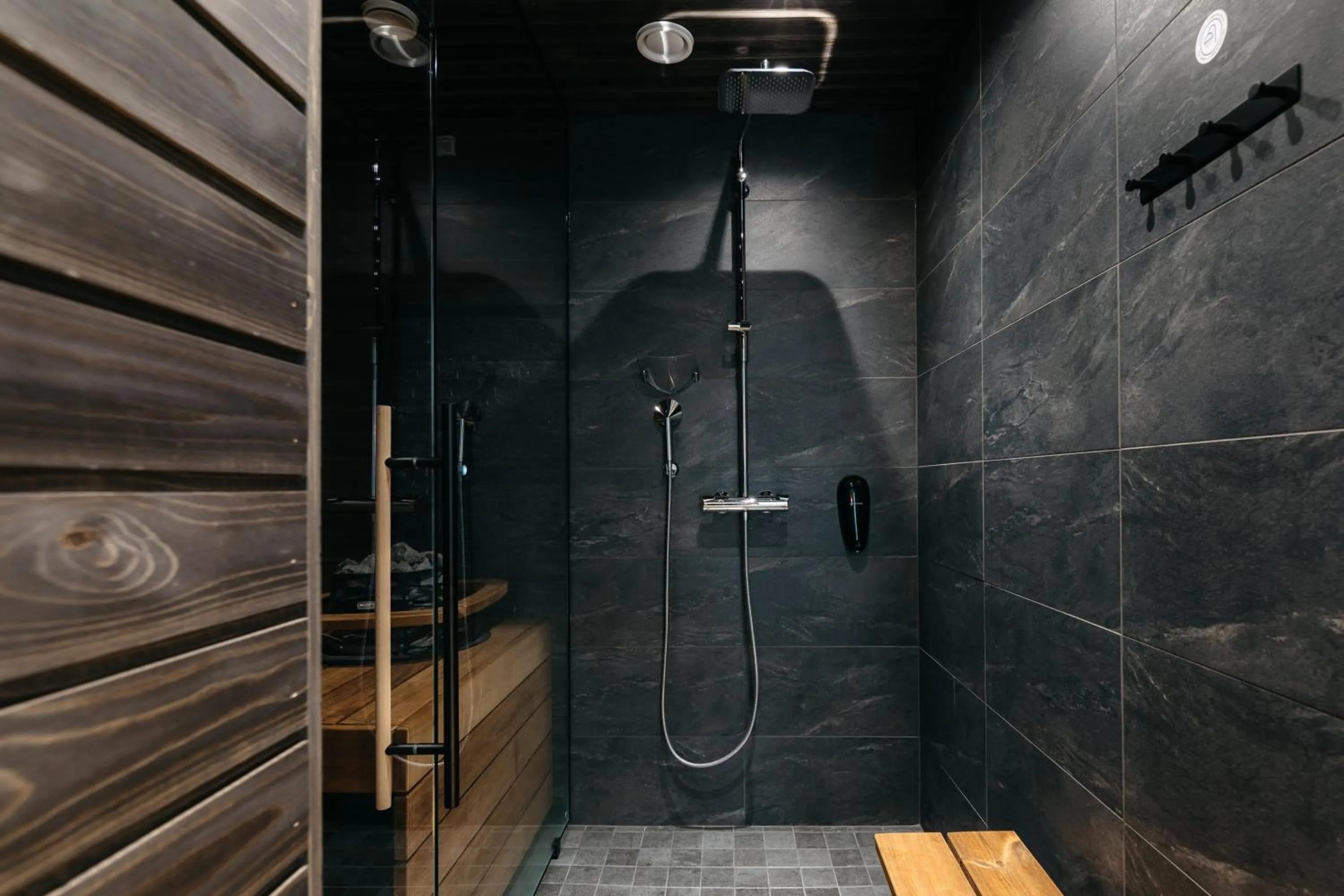 Shower in Ski-Inn Kultakero