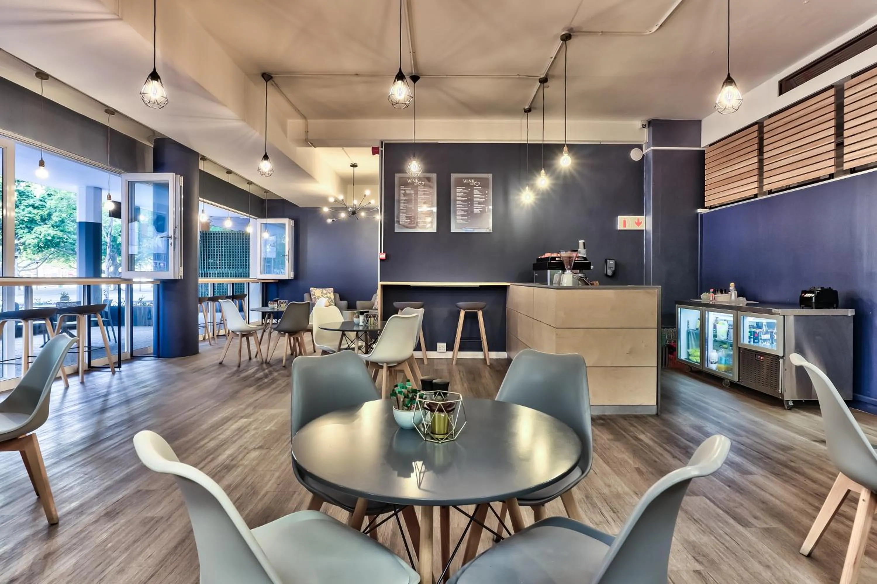 Restaurant/places to eat in WINK Aparthotel One Thibault