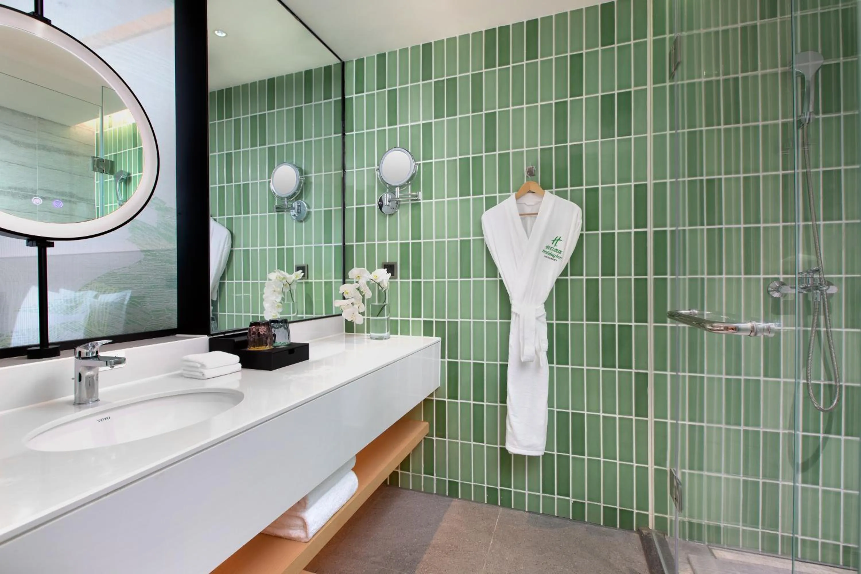 Bathroom in Holiday Inn Resort Guiyang Qingyan by IHG