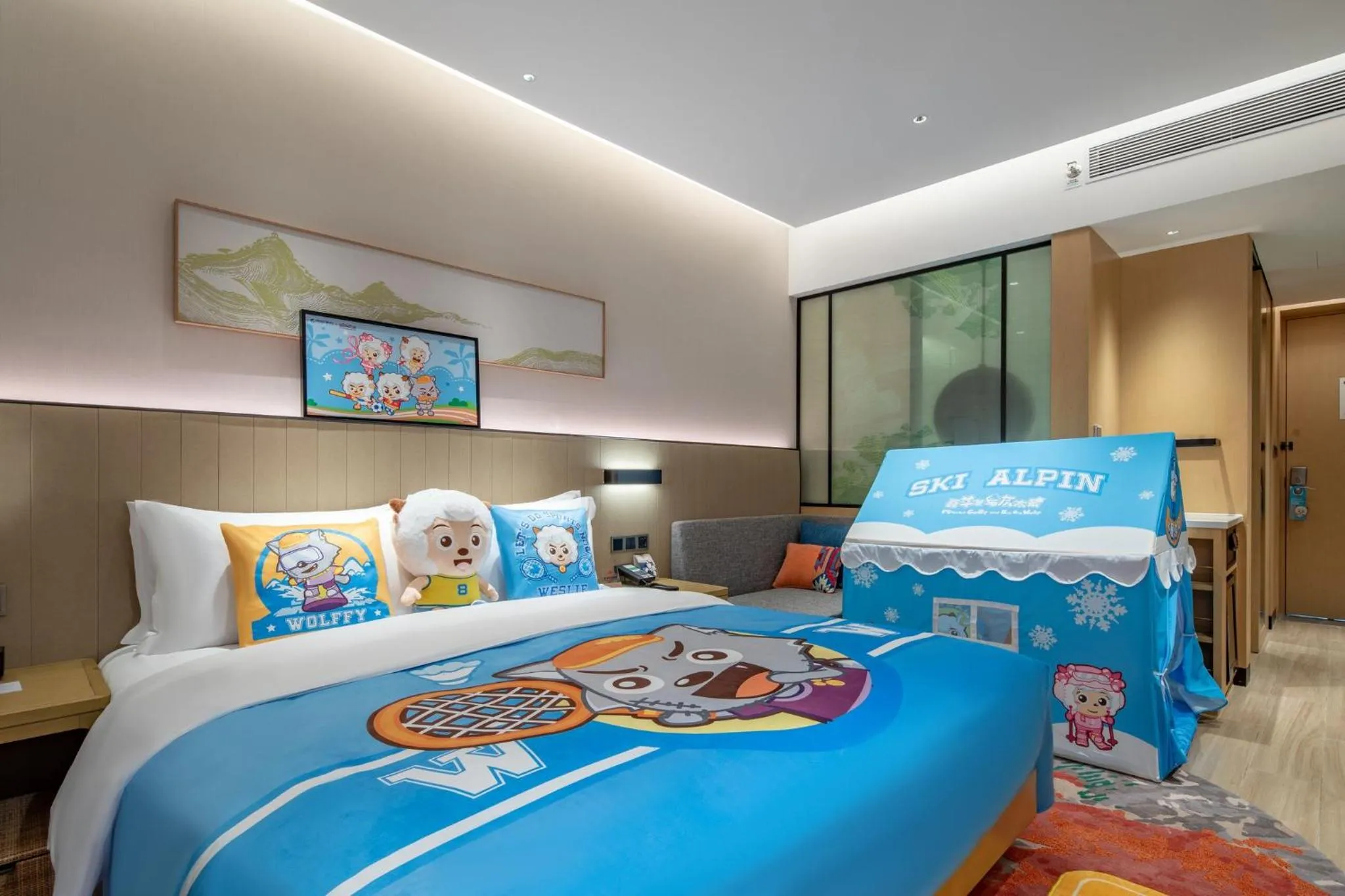 Photo of the whole room, Bed in Holiday Inn Resort Guiyang Qingyan by IHG