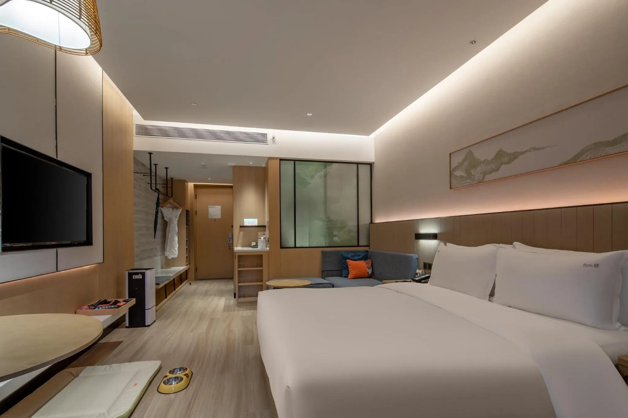 Photo of the whole room, Bed in Holiday Inn Resort Guiyang Qingyan by IHG